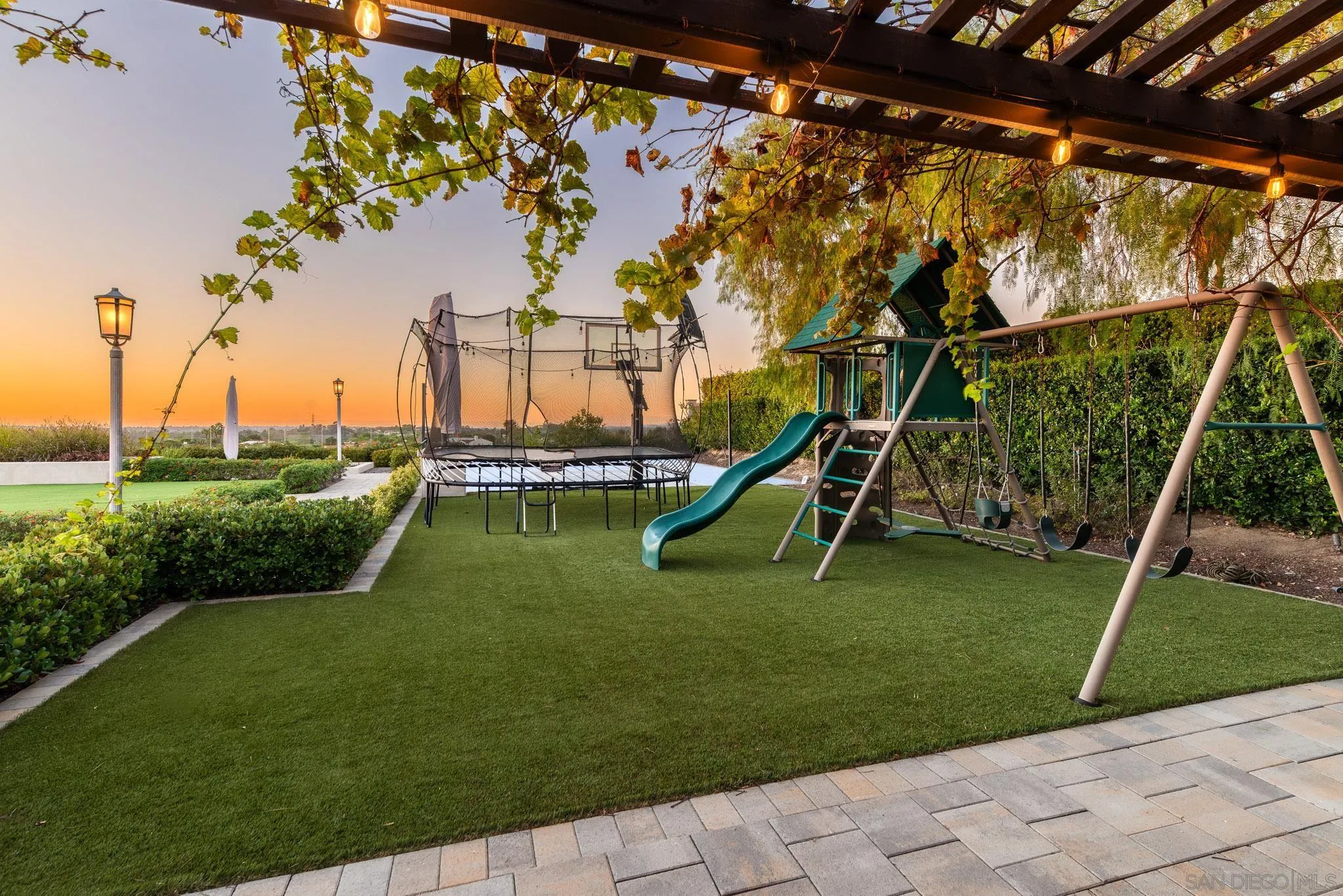 14118 Caminito Vistana, San Diego, CA 92130 14118 Caminito Vistana, San Diego, CA 92130