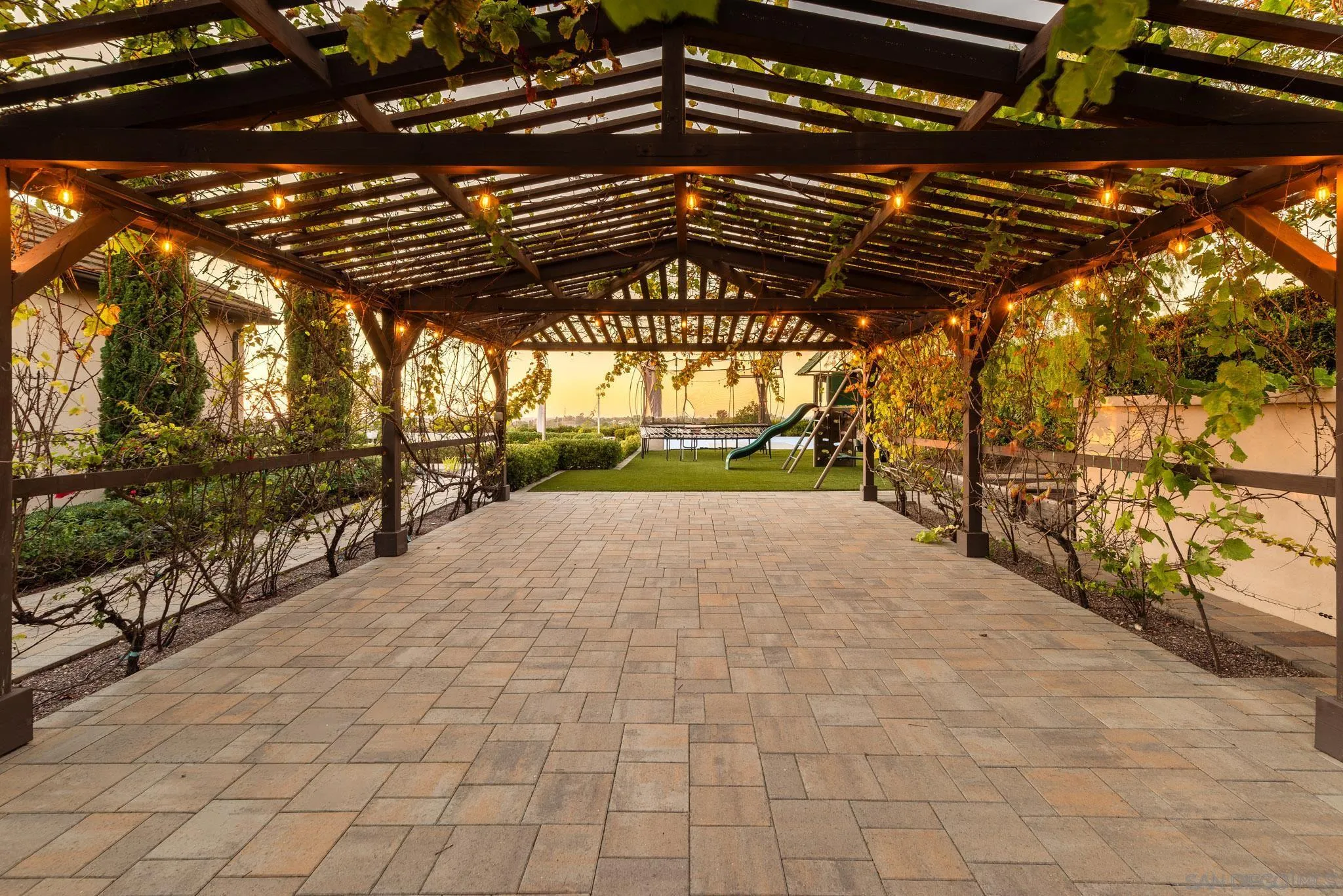 14118 Caminito Vistana, San Diego, CA 92130 14118 Caminito Vistana, San Diego, CA 92130