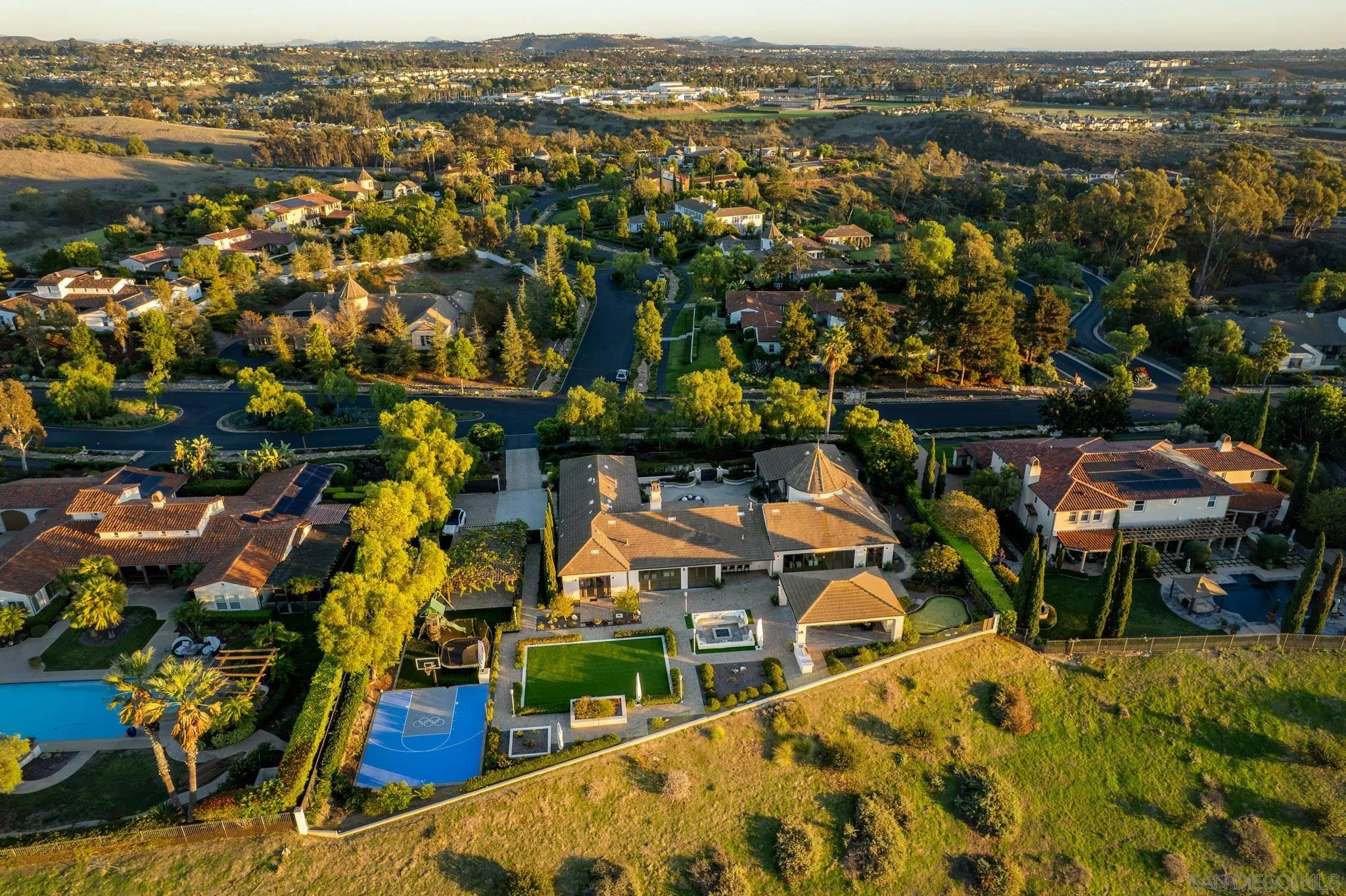 14118 Caminito Vistana, San Diego, CA 92130 14118 Caminito Vistana, San Diego, CA 92130