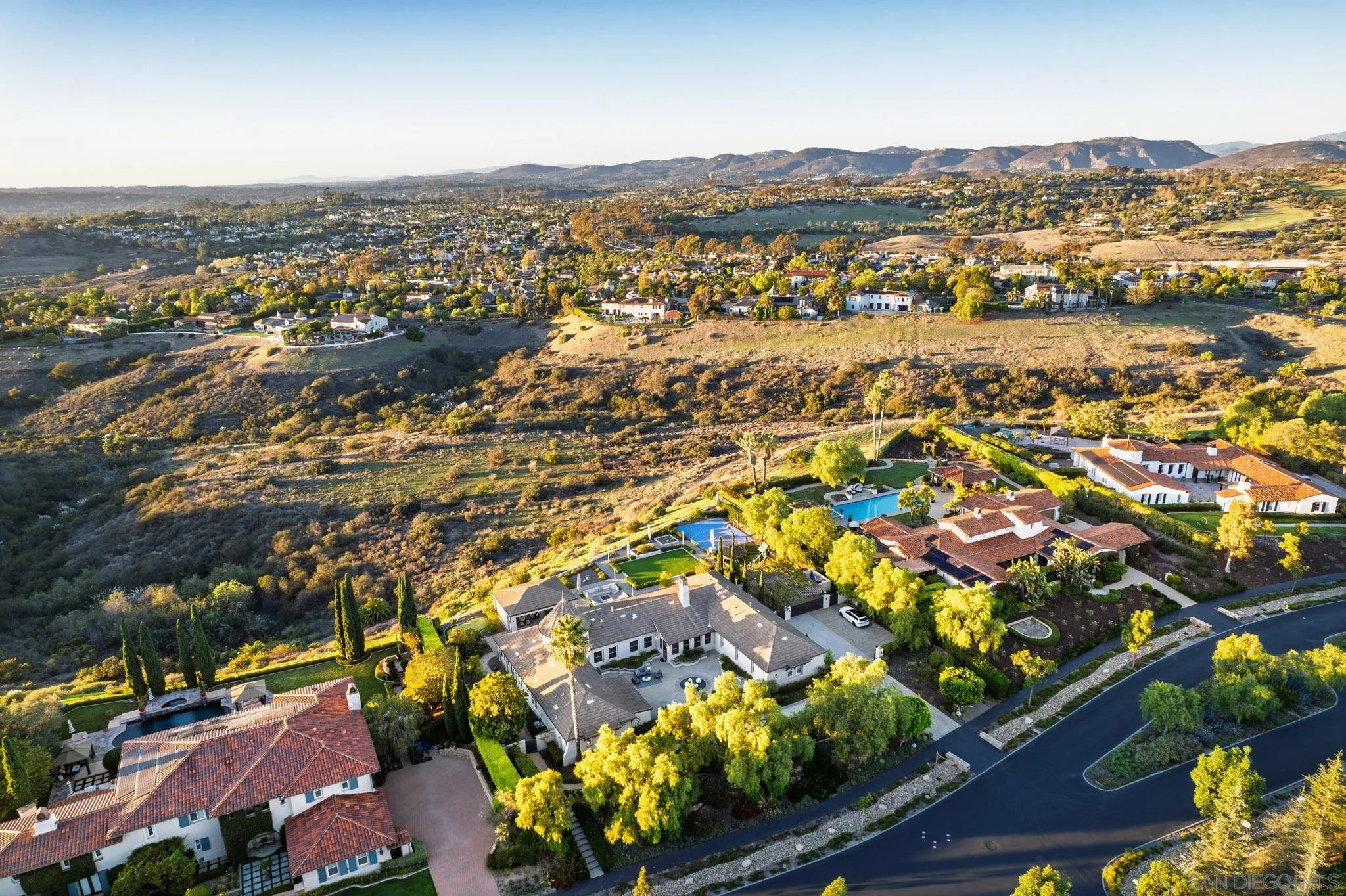 14118 Caminito Vistana, San Diego, CA 92130 14118 Caminito Vistana, San Diego, CA 92130