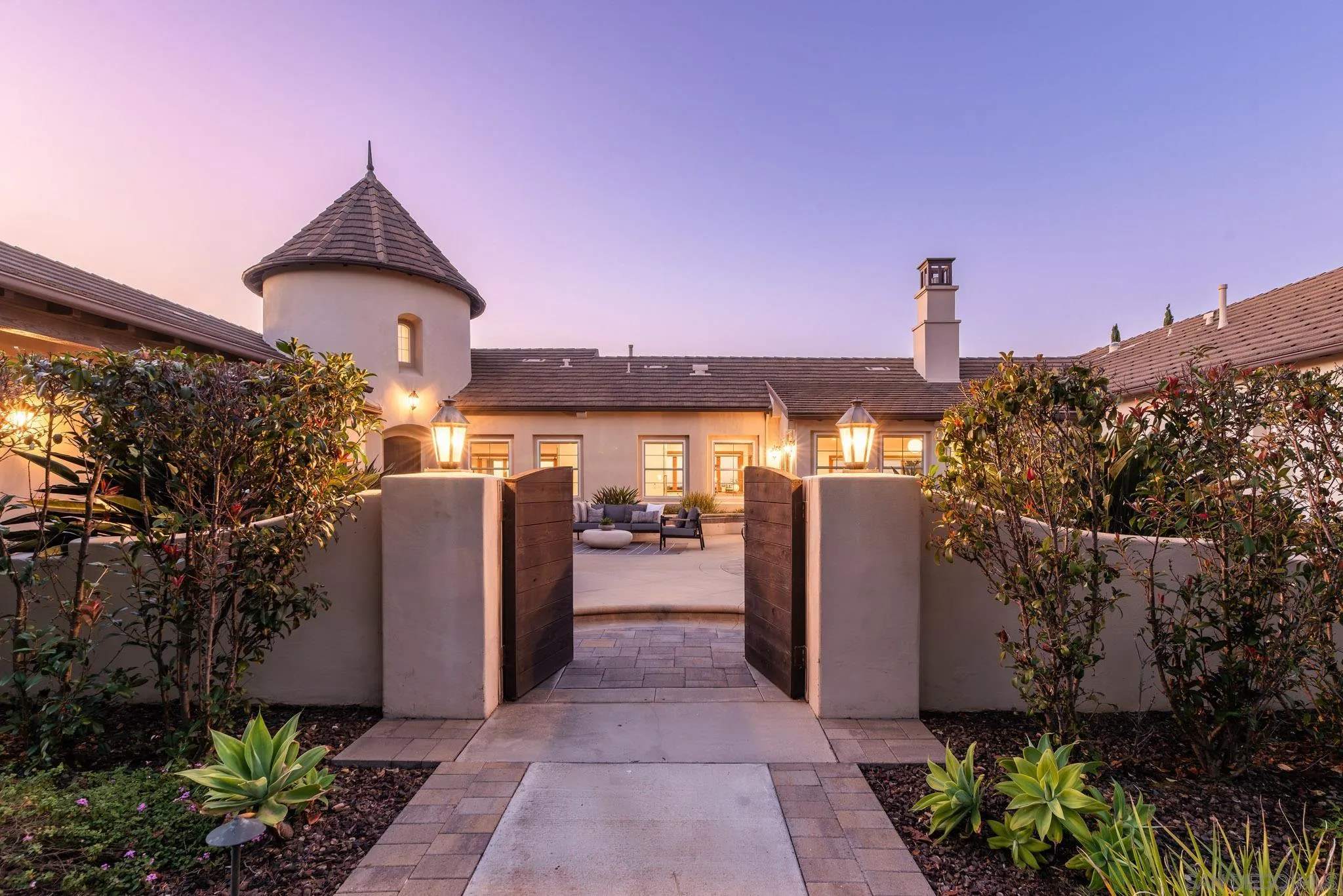 14118 Caminito Vistana, San Diego, CA 92130 14118 Caminito Vistana, San Diego, CA 92130