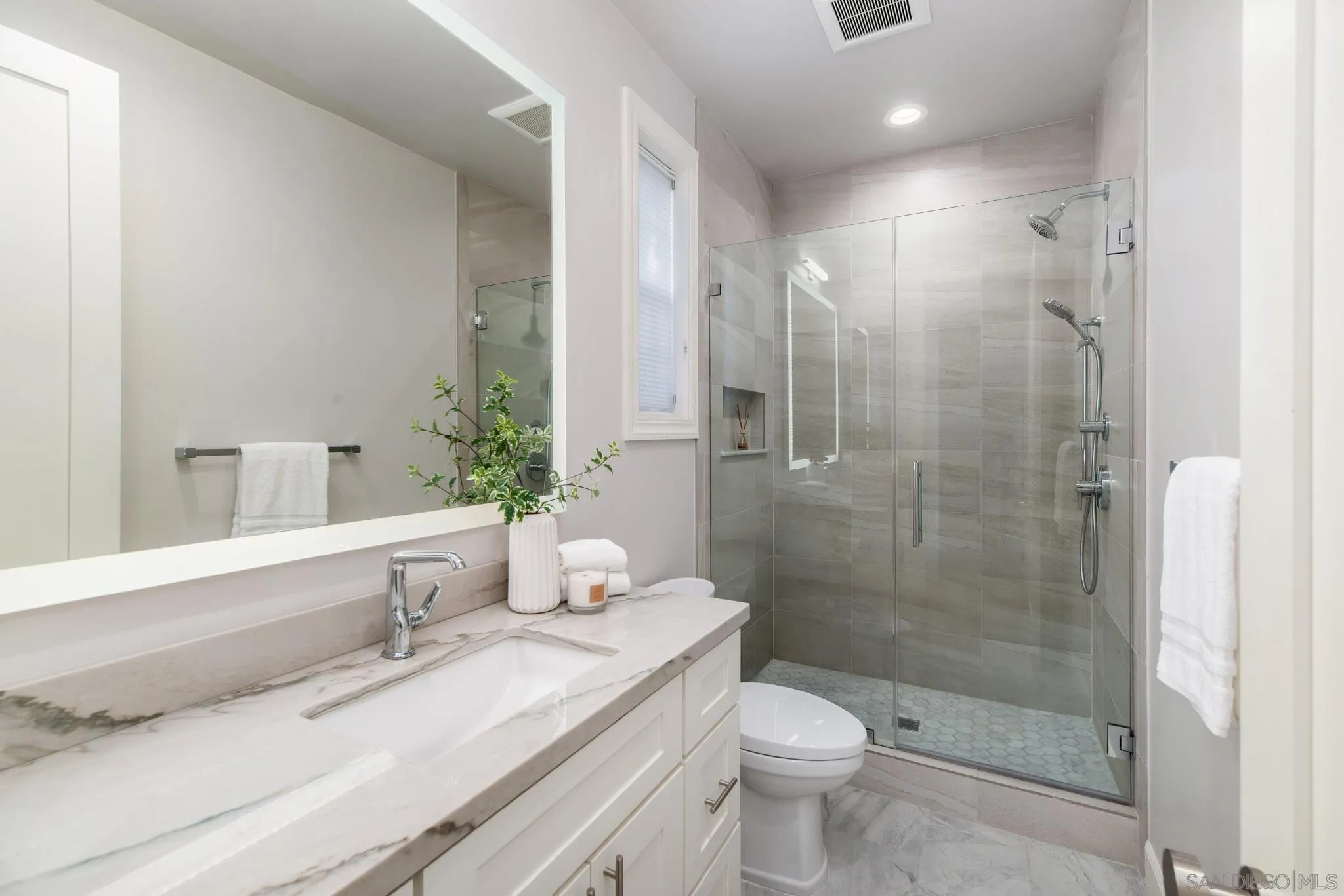 14118 Caminito Vistana, San Diego, CA 92130 14118 Caminito Vistana, San Diego, CA 92130