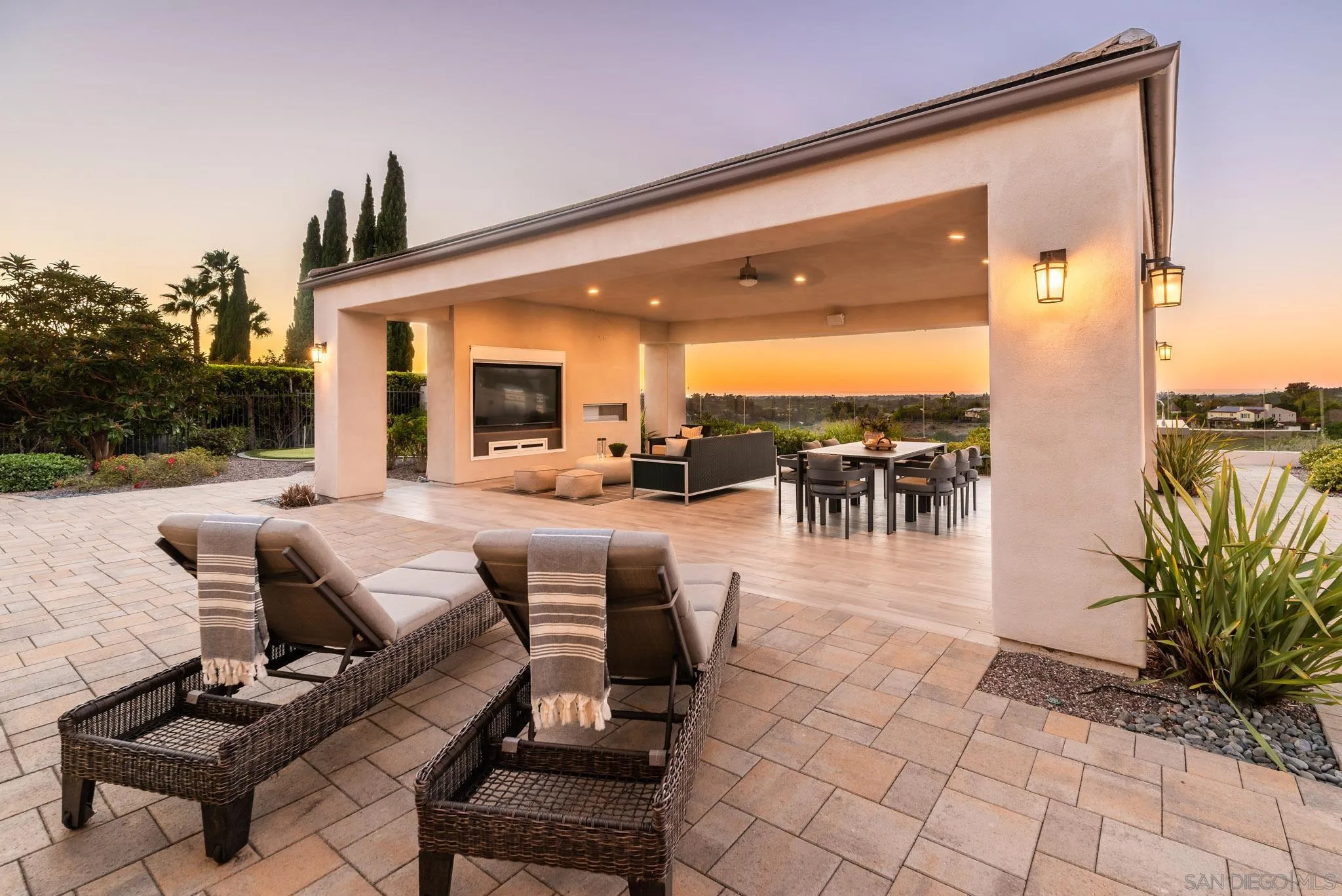 14118 Caminito Vistana, San Diego, CA 92130 14118 Caminito Vistana, San Diego, CA 92130