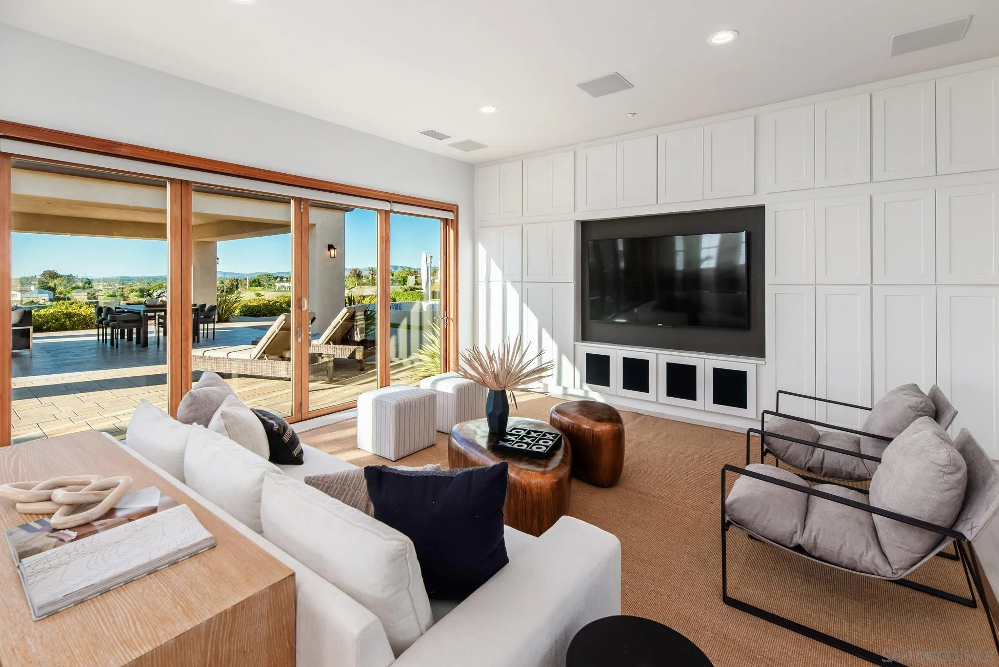 14118 Caminito Vistana, San Diego, CA 92130 14118 Caminito Vistana, San Diego, CA 92130
