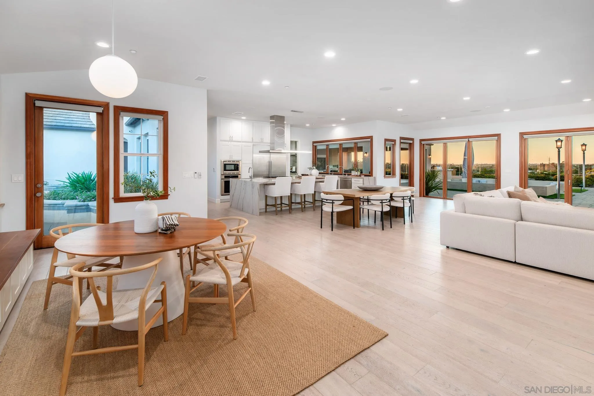 14118 Caminito Vistana, San Diego, CA 92130 14118 Caminito Vistana, San Diego, CA 92130