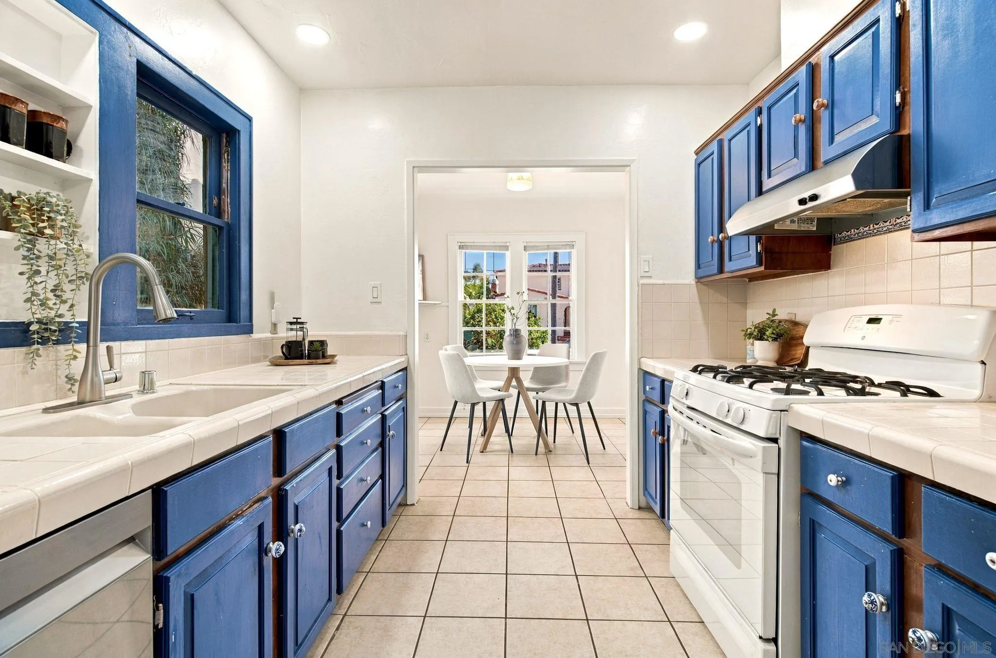 4632 W Talmadge Drive, San Diego, CA 92116 4632 W Talmadge Drive, San Diego, CA 92116