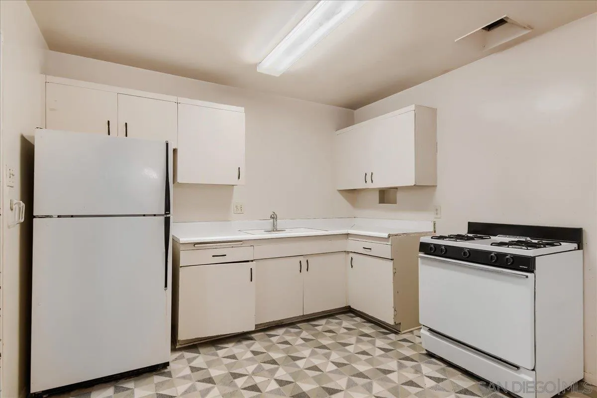 https://cdn.realtyfeed.com/cdn/127/260025860/dd3a5b24331d7da69a058360a0e89435.webp
