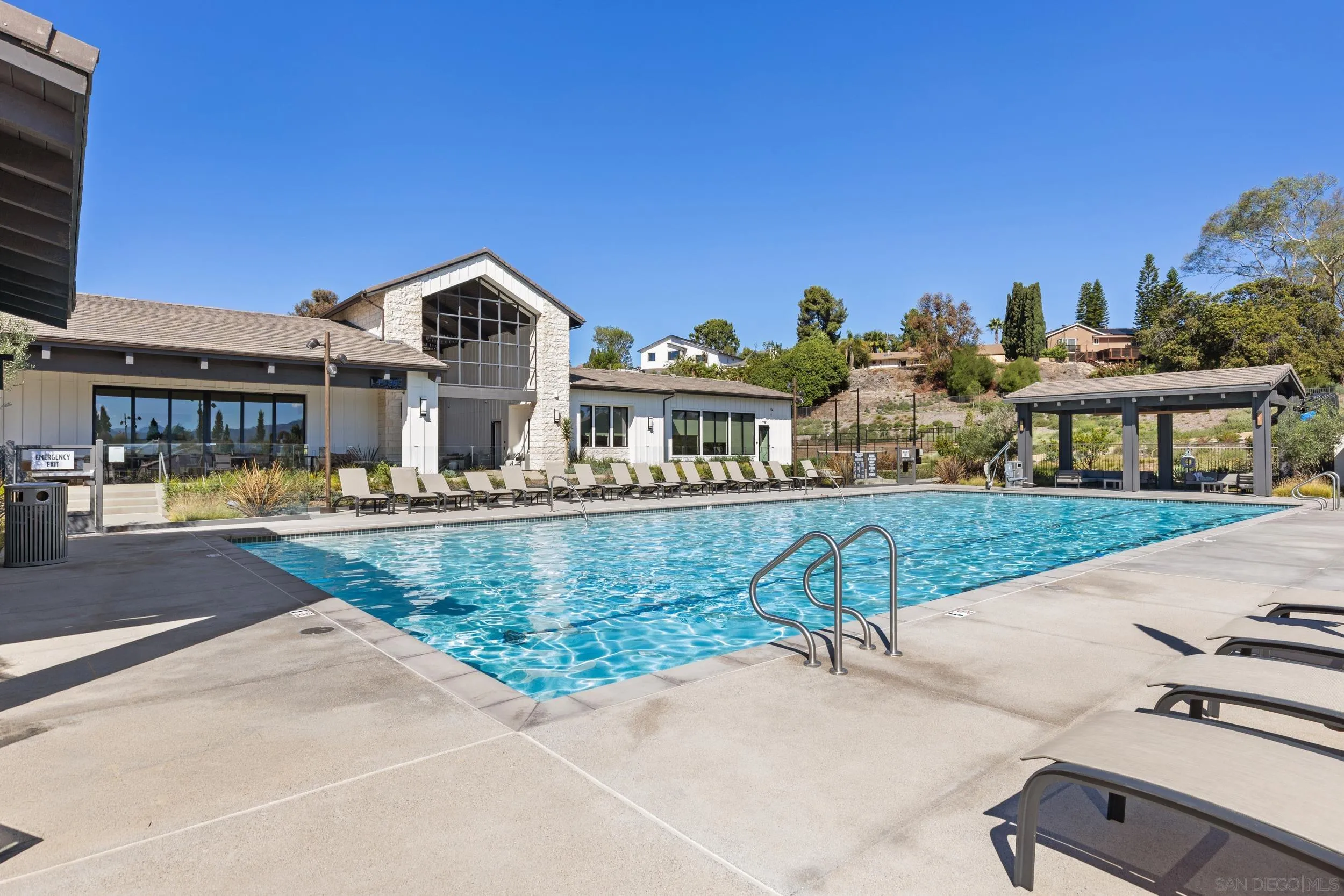 Swimming Pool/Hot Tub/Sauna