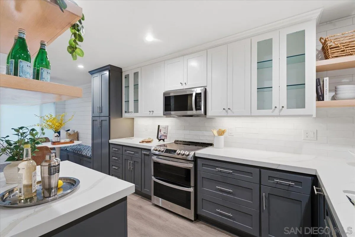 16110 Avenida Venusto, #5, San Diego, CA 92128 16110 Avenida Venusto, #5, San Diego, CA 92128
