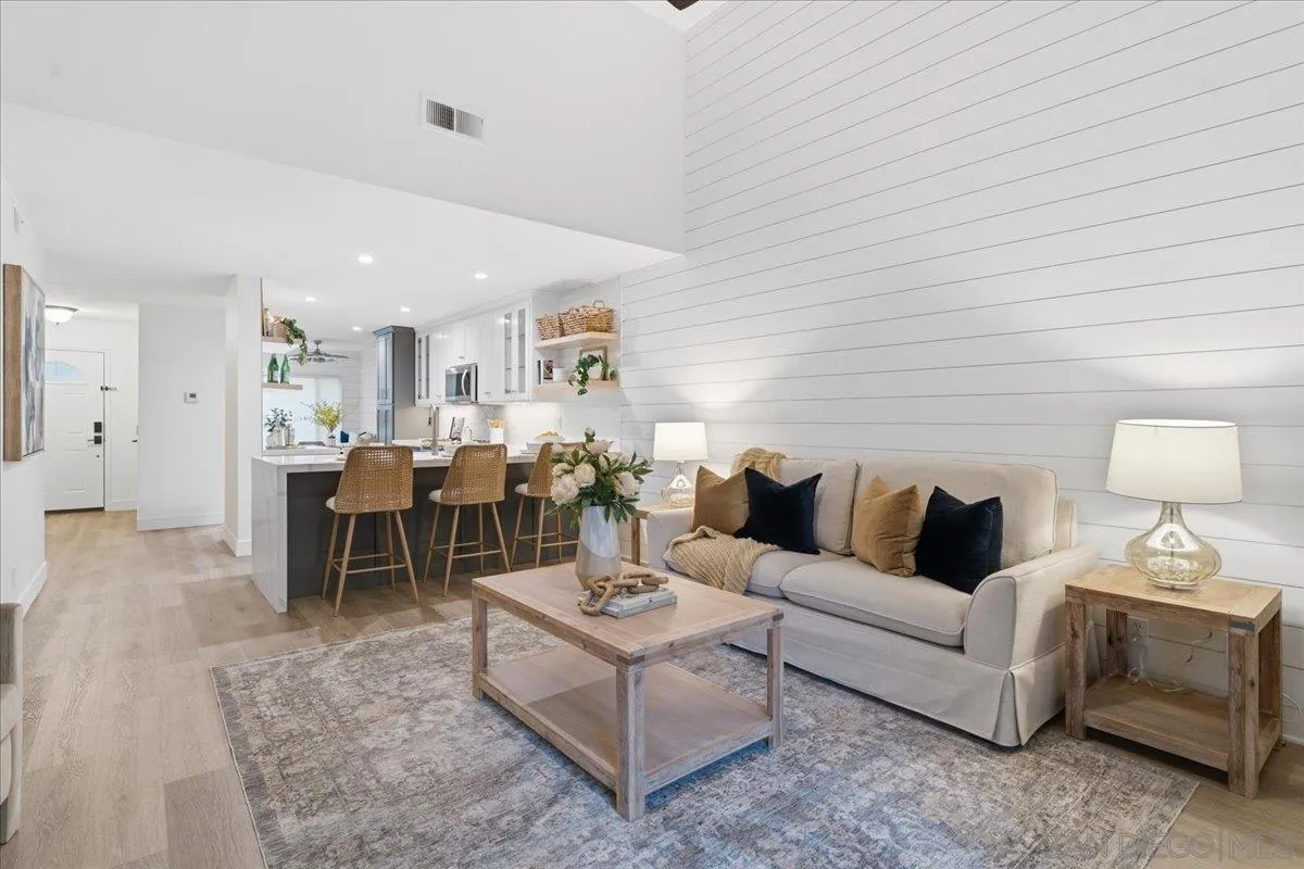 16110 Avenida Venusto, #5, San Diego, CA 92128 16110 Avenida Venusto, #5, San Diego, CA 92128
