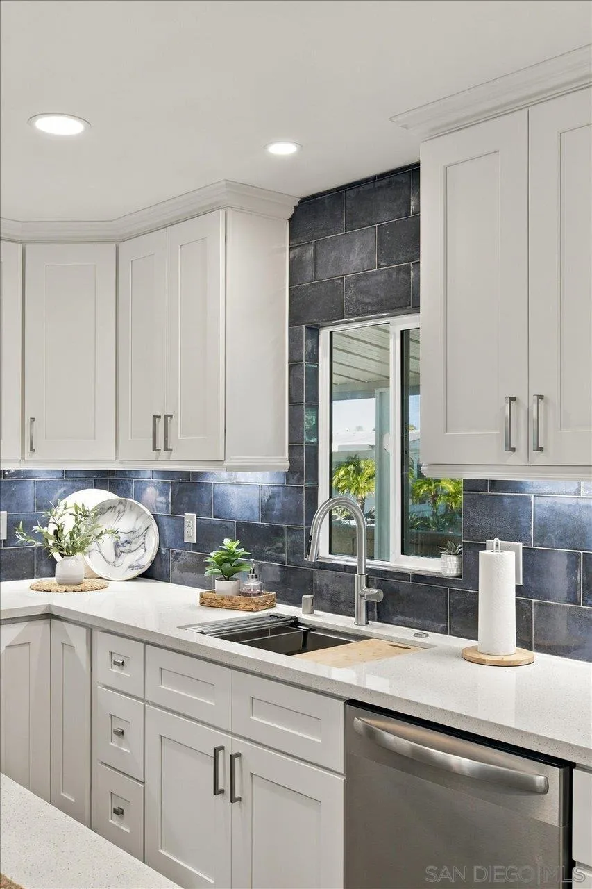 7102 San Bartolo Street, #11, Carlsbad, CA 92011