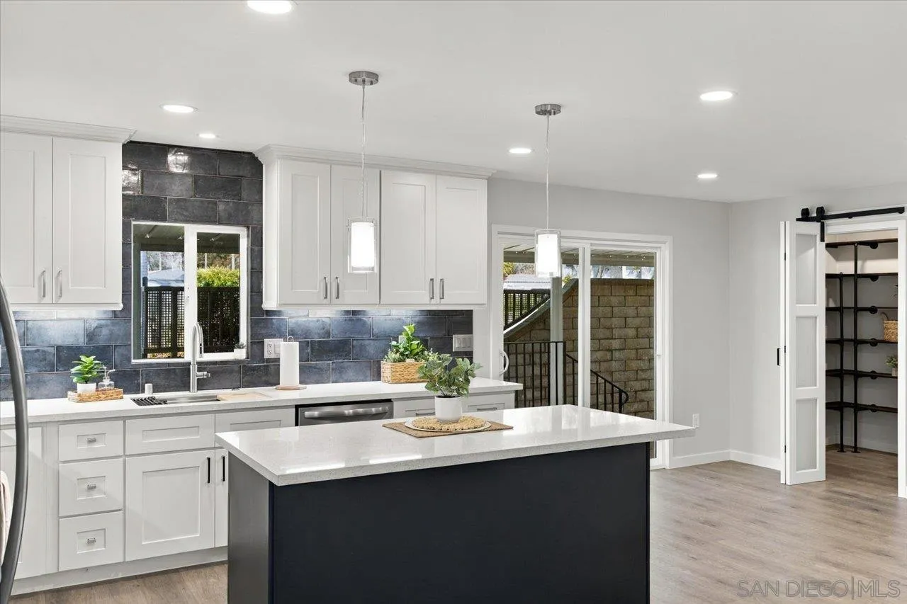 7102 San Bartolo Street, #11, Carlsbad, CA 92011