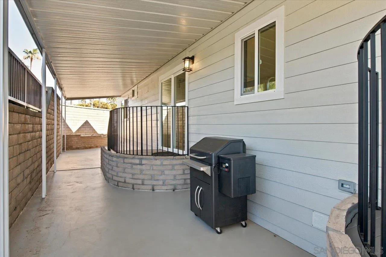7102 San Bartolo Street, #11, Carlsbad, CA 92011