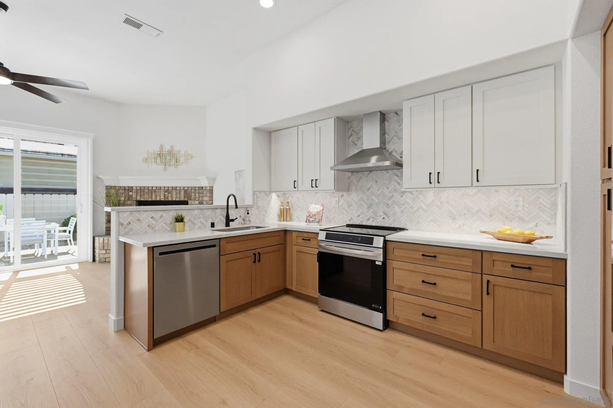 3106 Corte Nina, Carlsbad, CA 92009 3106 Corte Nina, Carlsbad, CA 92009