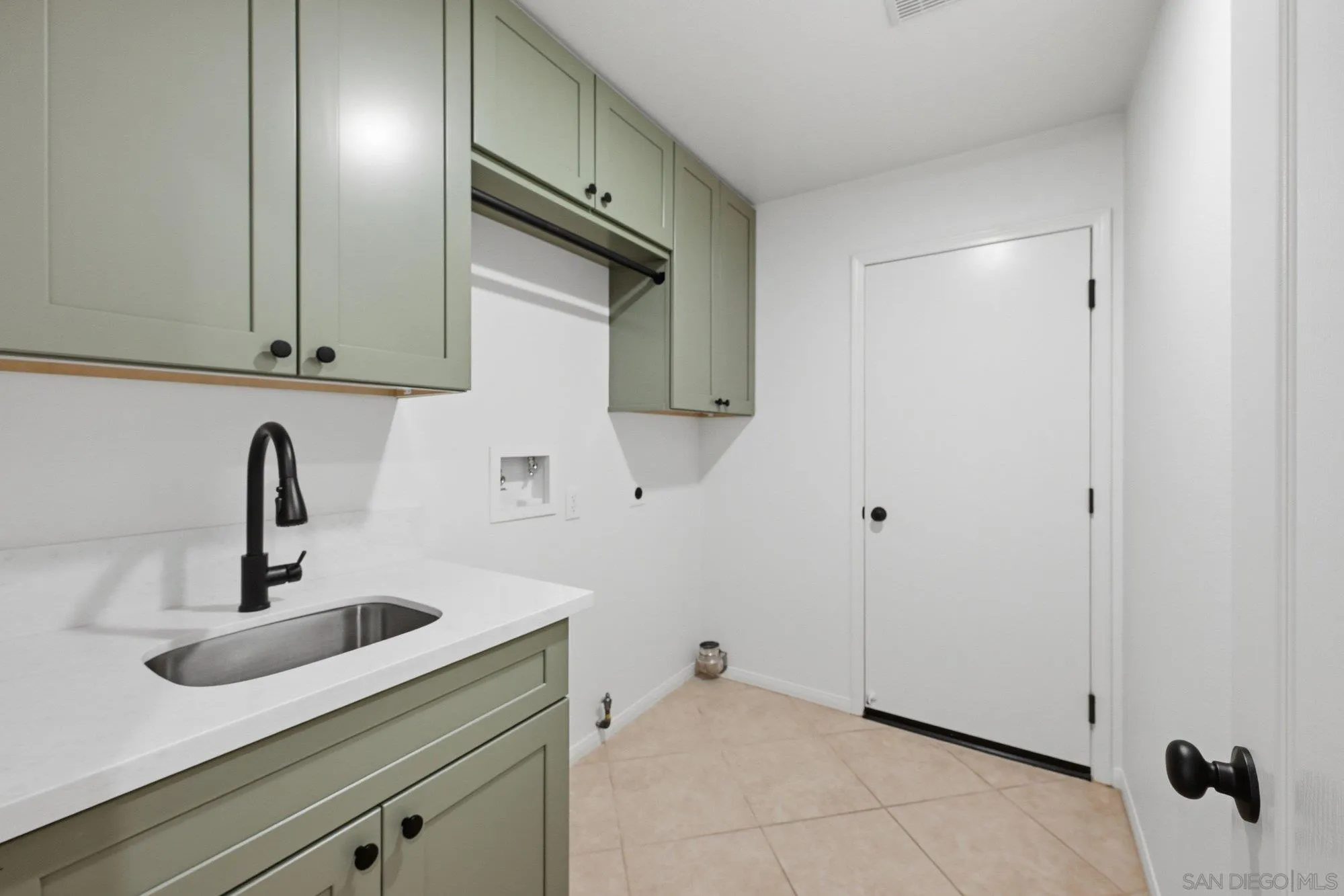 3106 Corte Nina, Carlsbad, CA 92009 3106 Corte Nina, Carlsbad, CA 92009