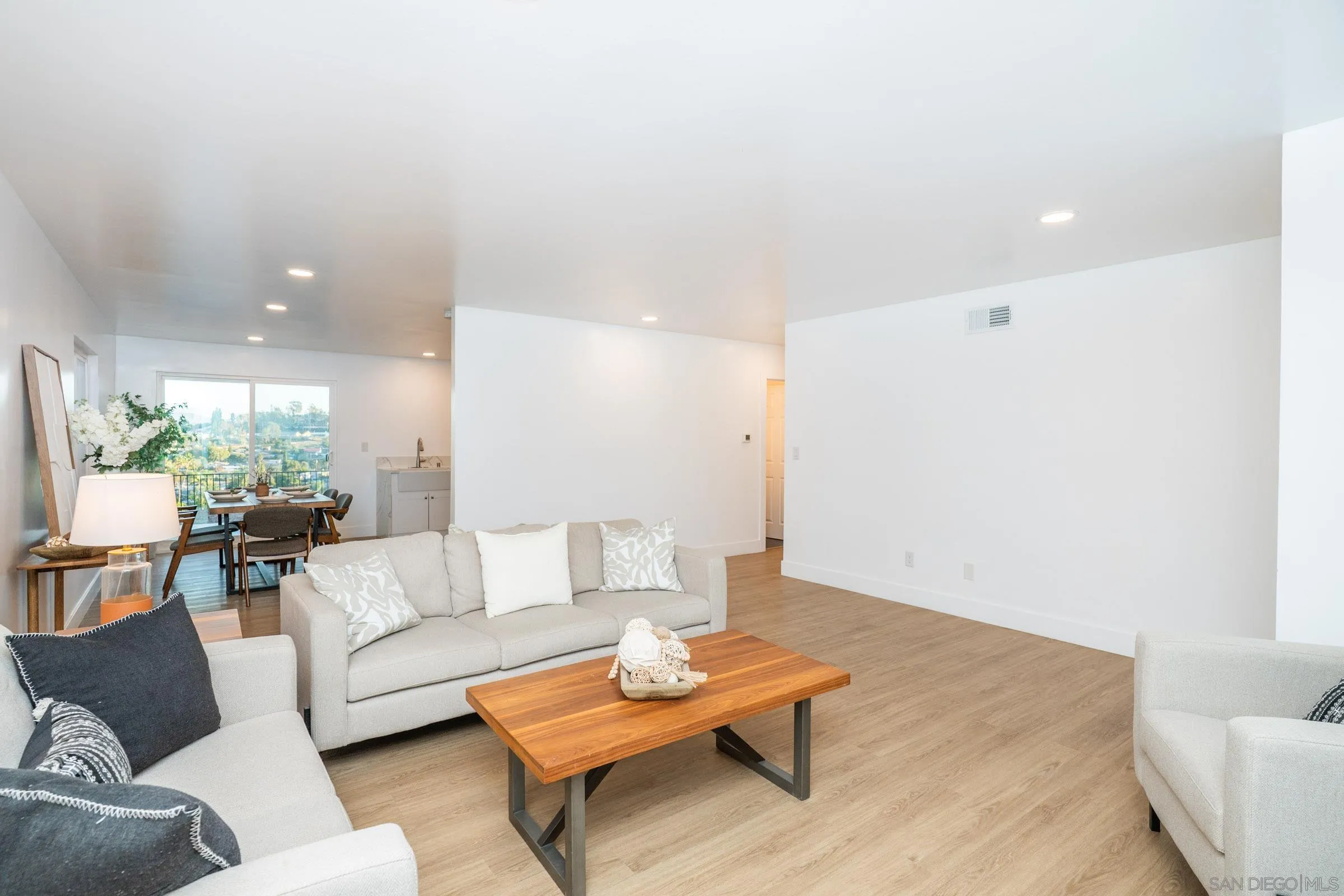 8619 Innsdale Lane, San Diego, CA 92114 8619 Innsdale Lane, San Diego, CA 92114