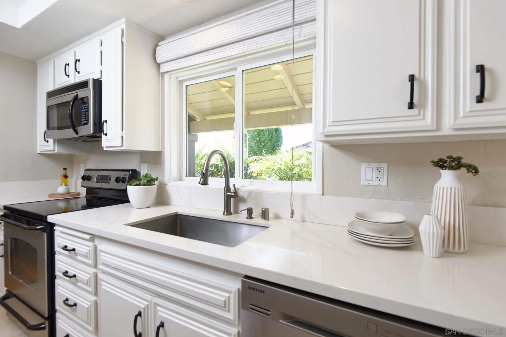 5305 Cass St, San Diego, CA 92109 5305 Cass St, San Diego, CA 92109