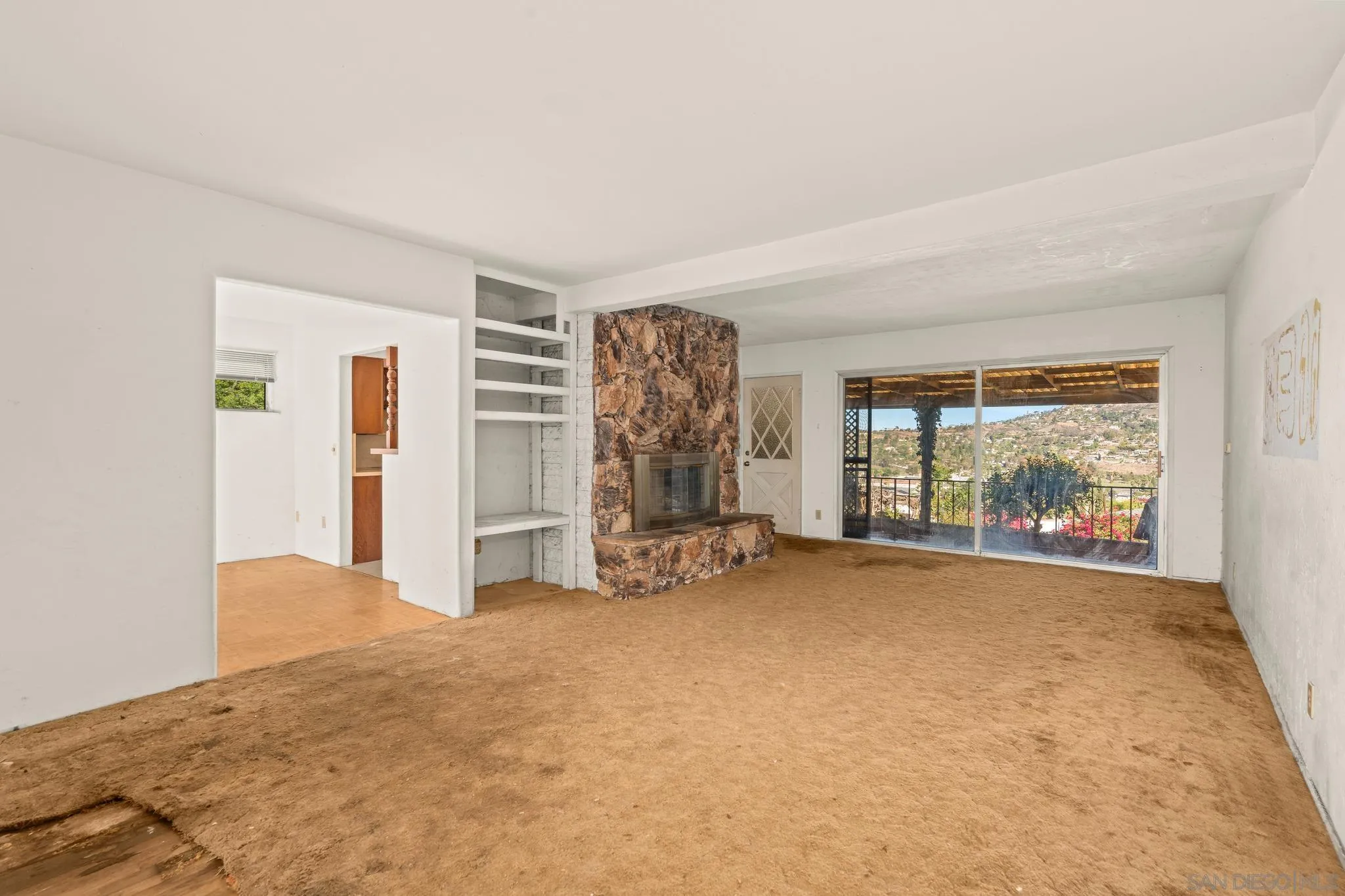 https://cdn.realtyfeed.com/cdn/127/260025880/2b1a92a173af7bb1a969c2da23098357.webp