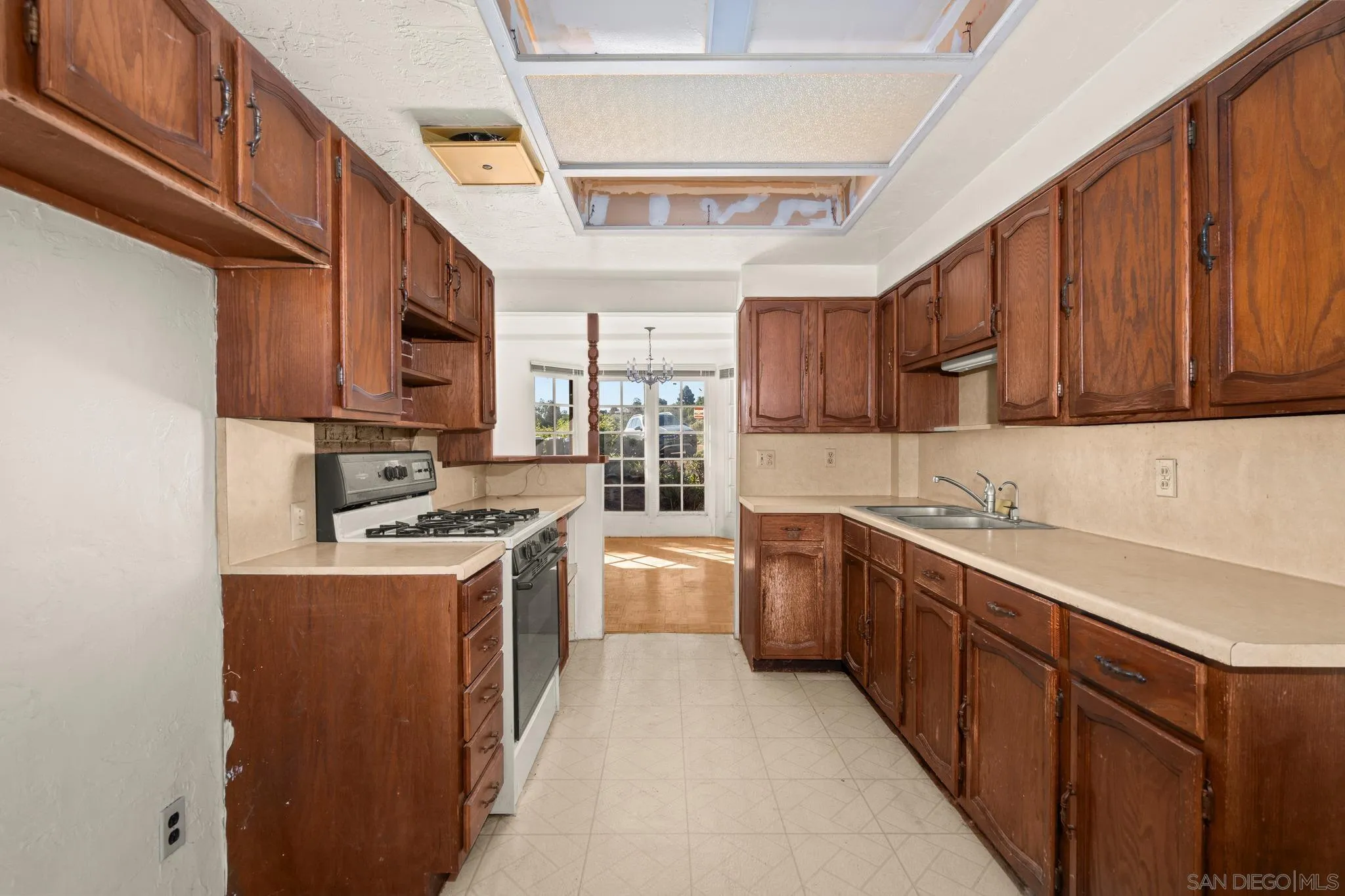 https://cdn.realtyfeed.com/cdn/127/260025880/683d8ba054b22ccf541d69e09a62ced8.webp