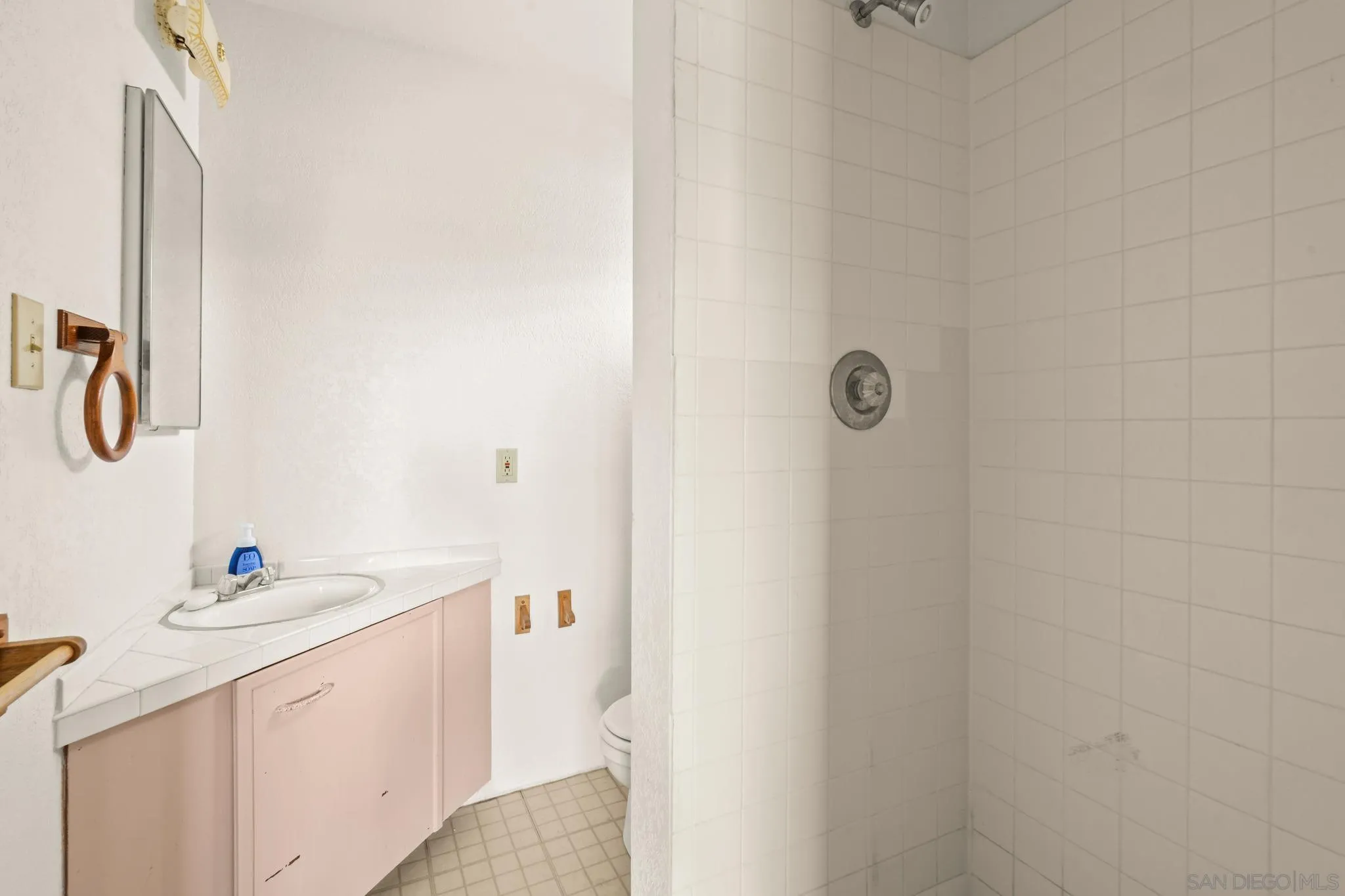 https://cdn.realtyfeed.com/cdn/127/260025880/b167f4d4cc2c168b514c7ef9a4e81905.webp