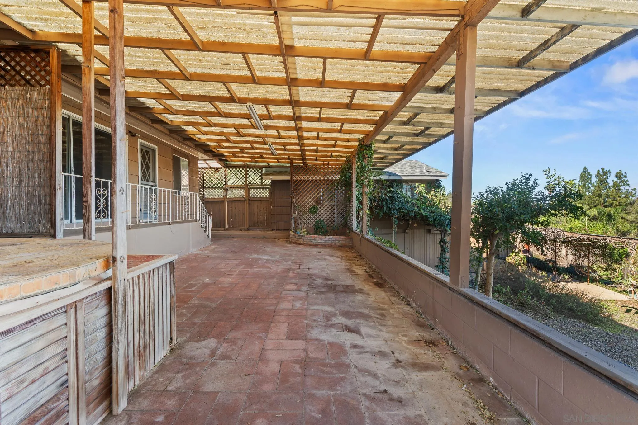 https://cdn.realtyfeed.com/cdn/127/260025880/bdfd5b6f844197968c34f92af8b4d7d5.webp