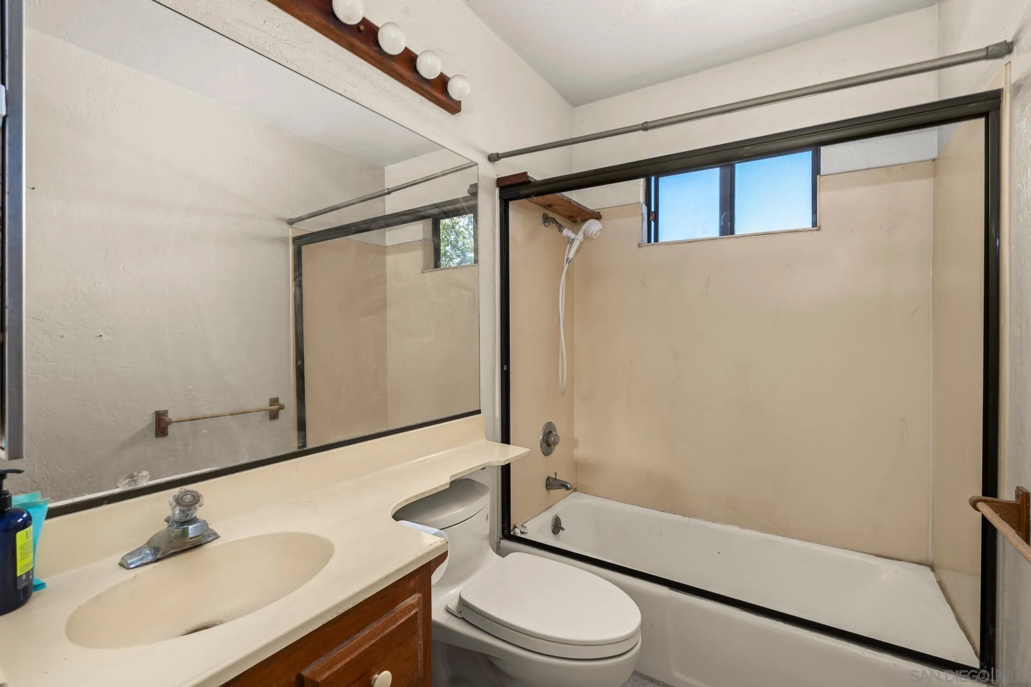 https://cdn.realtyfeed.com/cdn/127/260025880/d3072604f1481bc7670d079b3da17281.webp