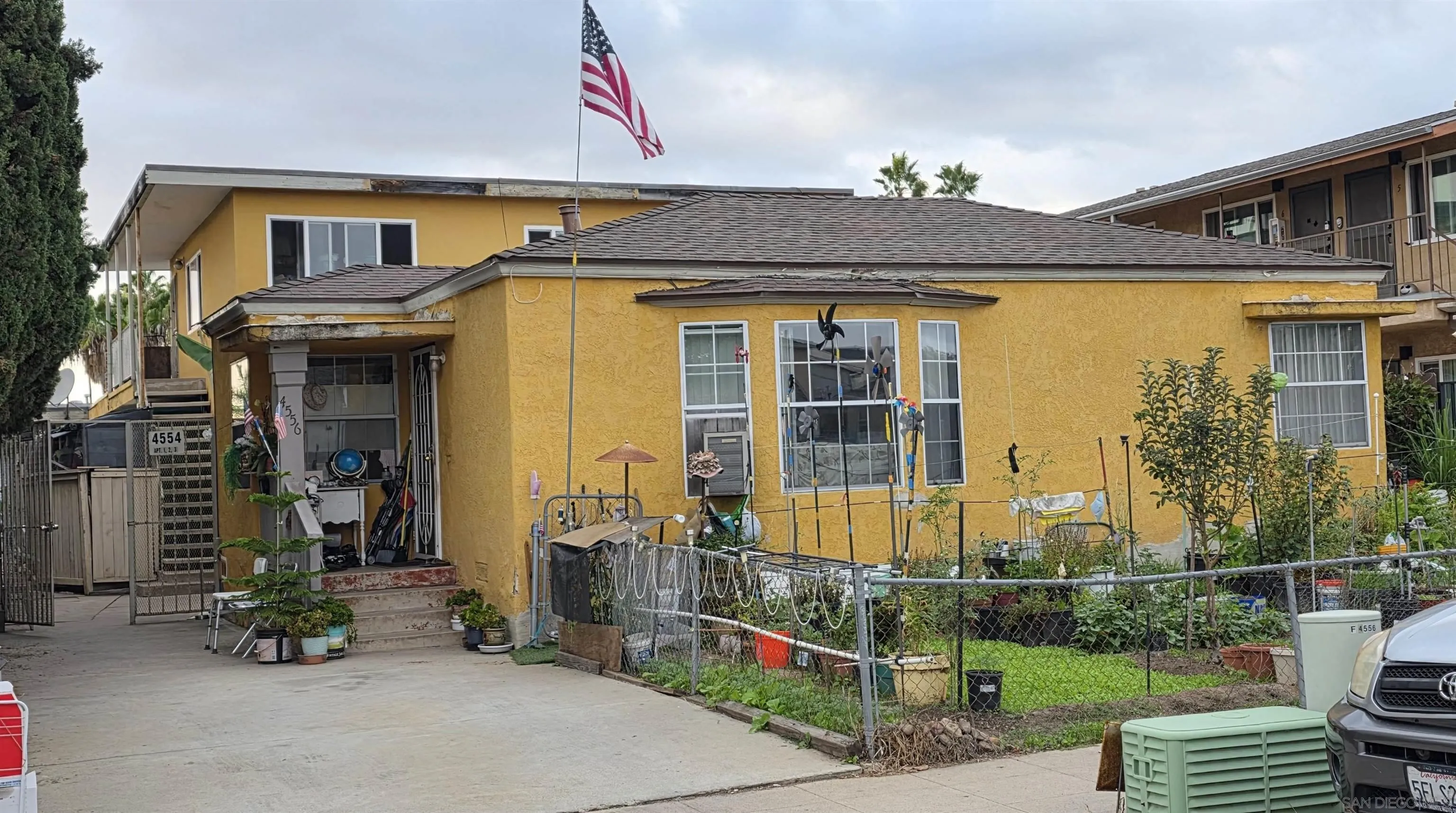 4554 - 56 Altadena Ave.