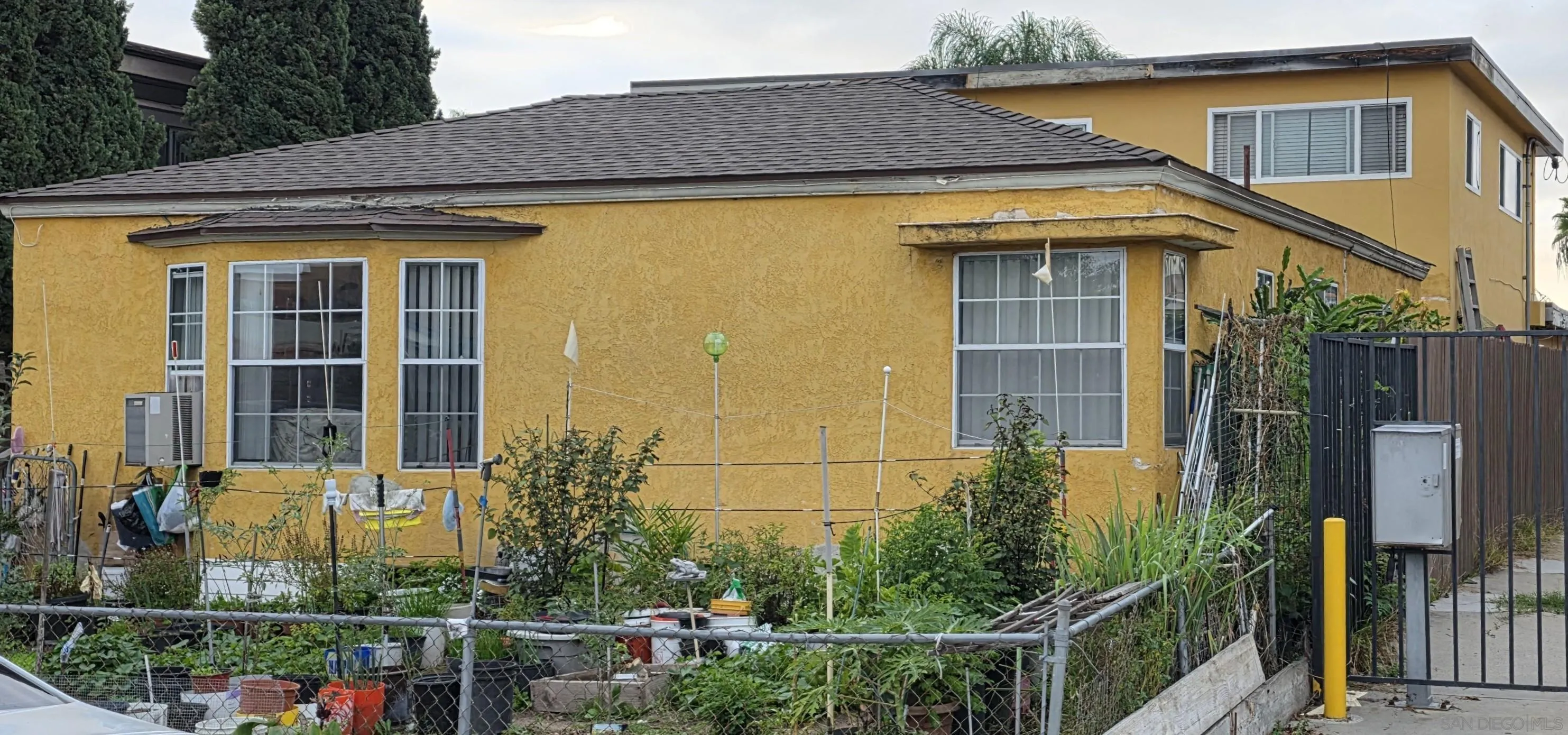 4554 - 56 Altadena Ave., San Diego, CA 92115 4554 - 56 Altadena Ave., San Diego, CA 92115