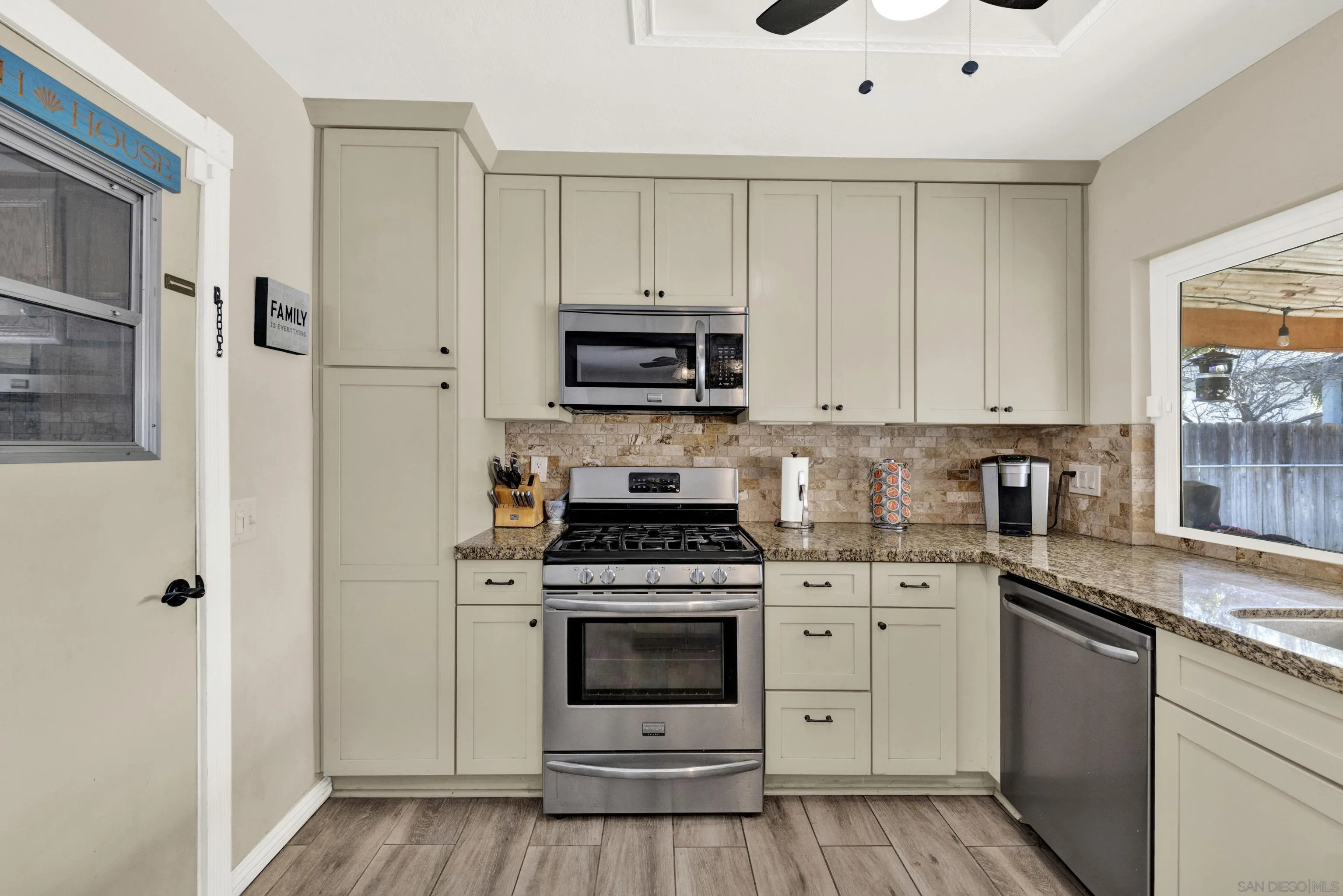 https://cdn.realtyfeed.com/cdn/127/260025888/46f1edaede31456afb294bdd0c08084c.webp