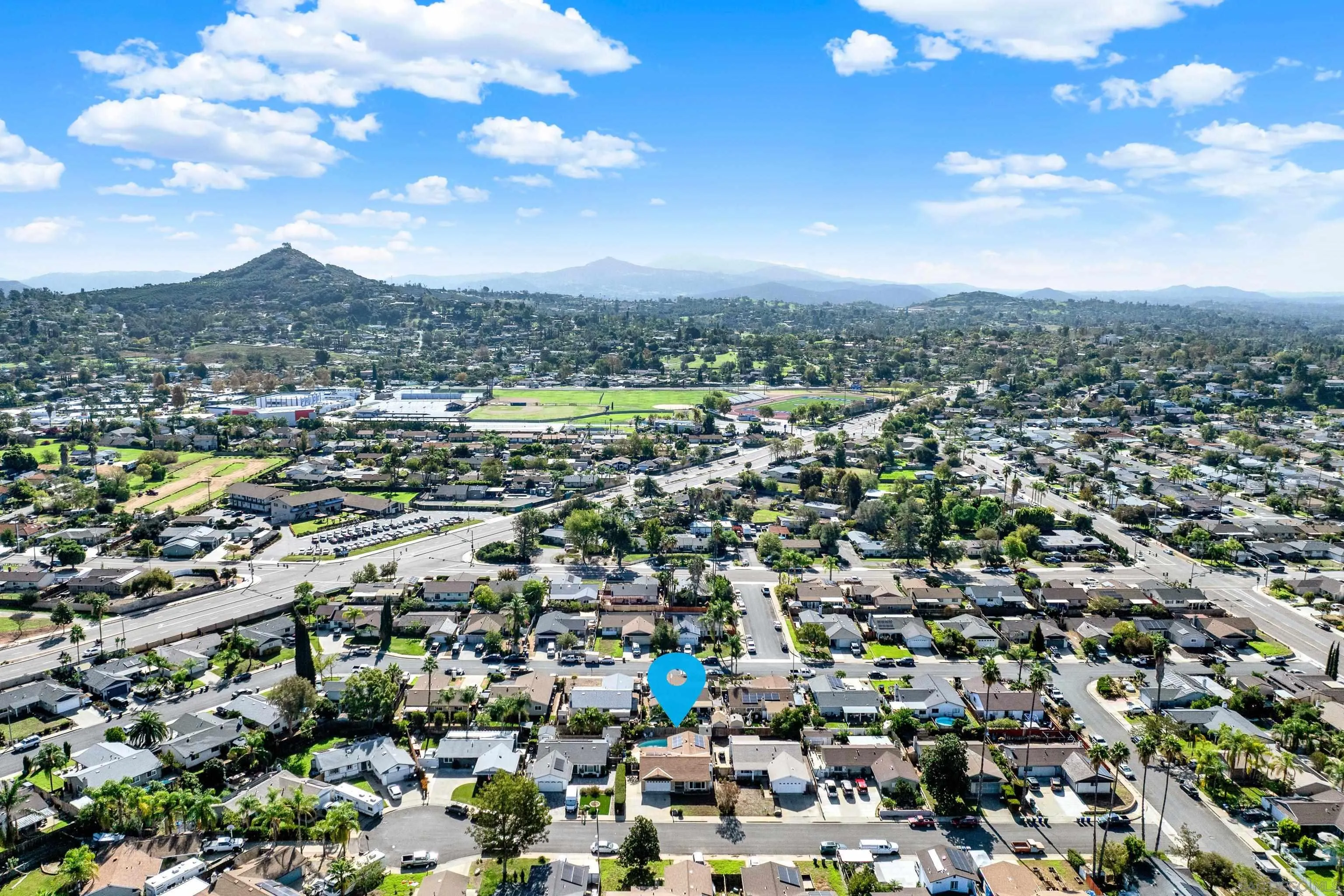 https://cdn.realtyfeed.com/cdn/127/260025888/848785d982e3fa48ea2c1e085236d624.webp