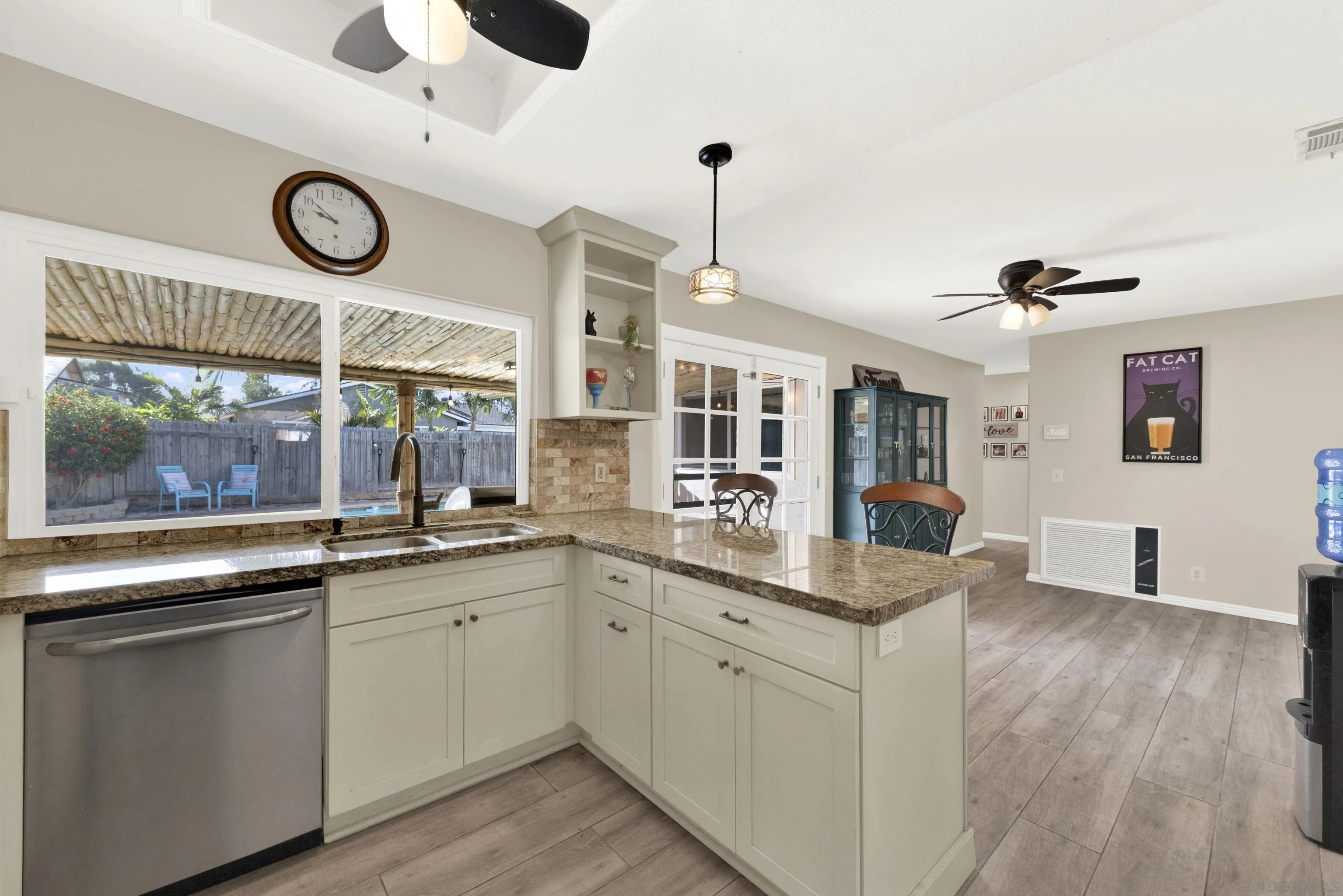 https://cdn.realtyfeed.com/cdn/127/260025888/b5daca0005d4fb9f42deb62cc1ca151d.webp