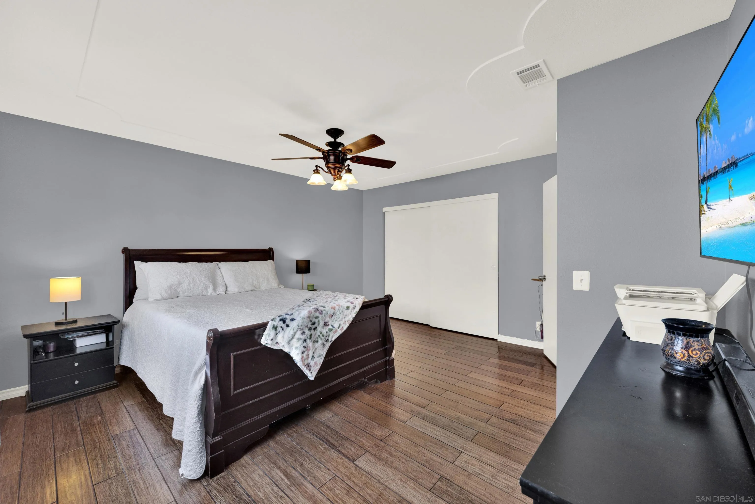 https://cdn.realtyfeed.com/cdn/127/260025888/d14a3b43c1f8a50f4f0fdd6d4239c4e0.webp