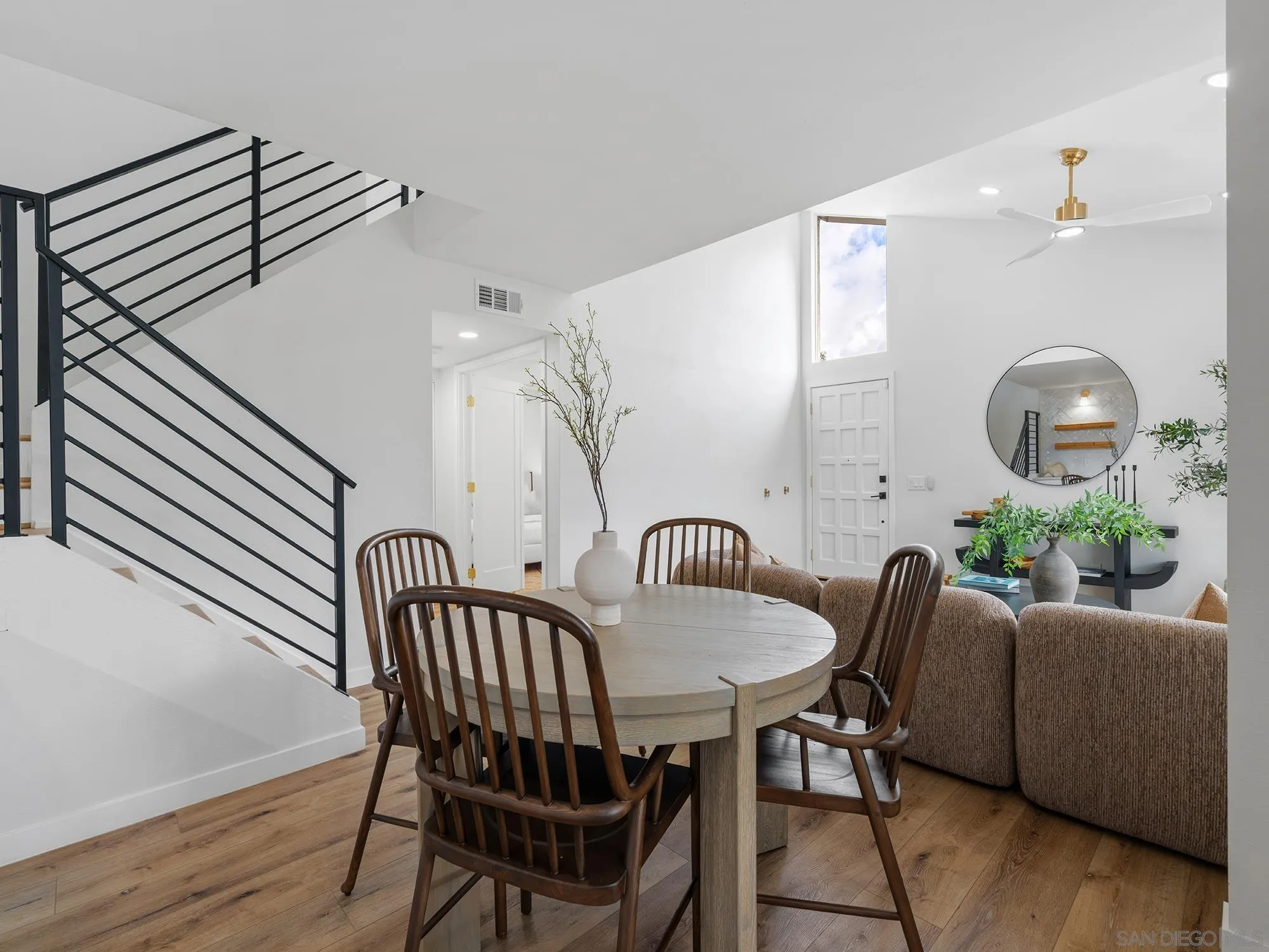 https://cdn.realtyfeed.com/cdn/127/260025889/8cc3d4a571ba53dac68e6f4b1a7c59e1.webp