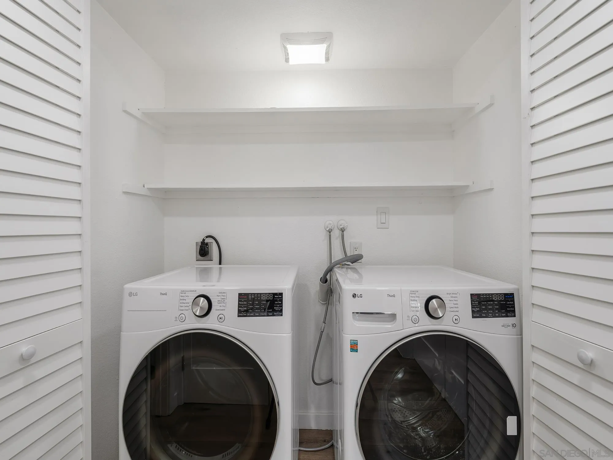 https://cdn.realtyfeed.com/cdn/127/260025889/971fb294033ff271861e28dc3e35cb60.webp