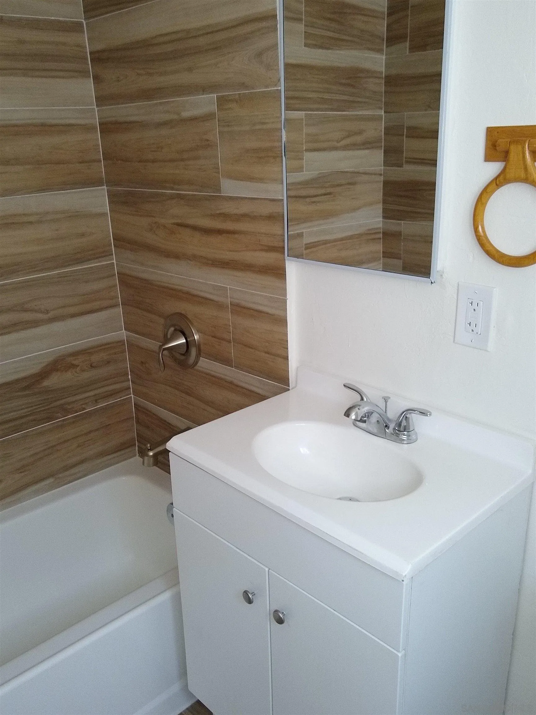 131-37 30Th Street, San Diego, CA 92102 Unit 131 (downstairs 1 bedroom)
