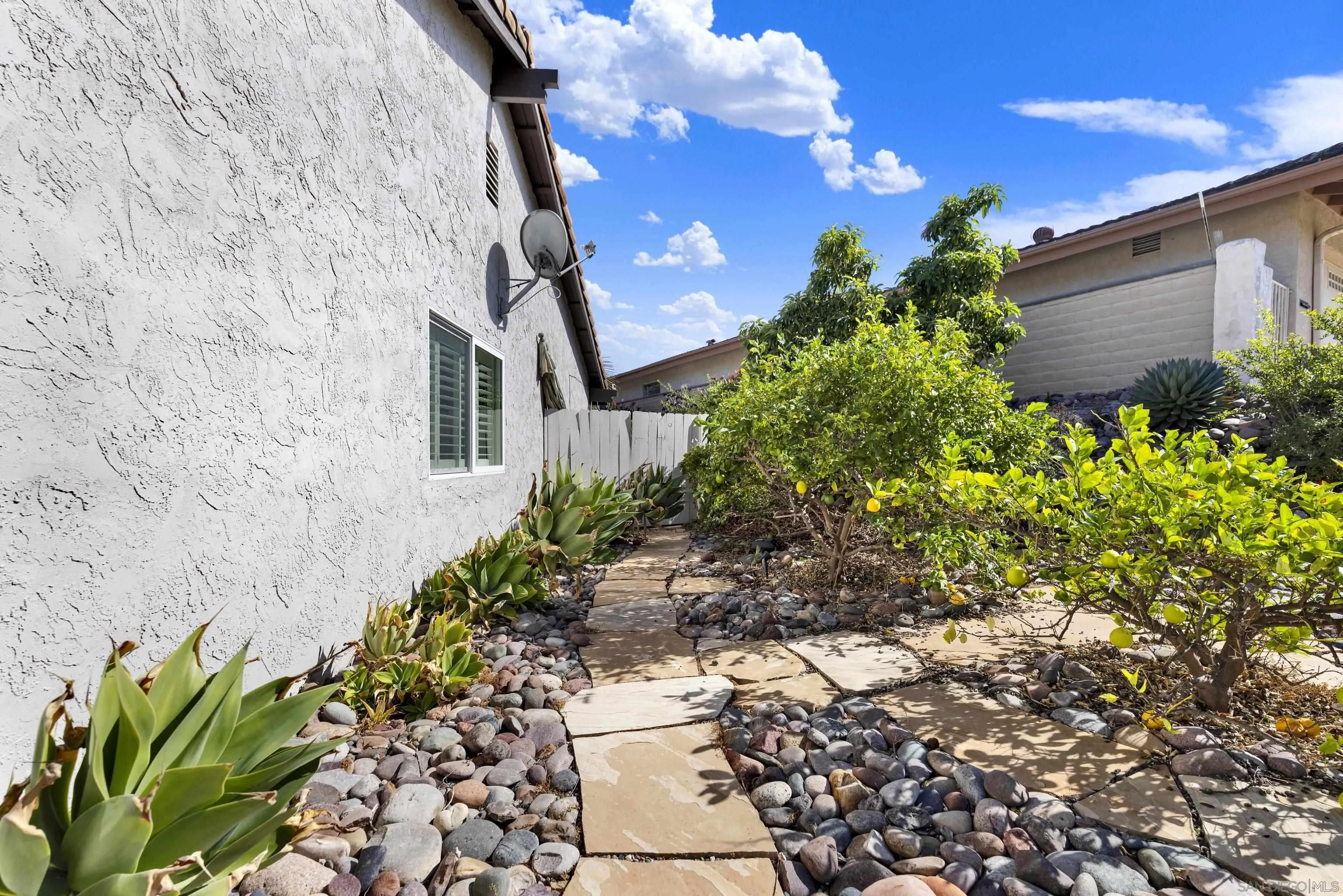 17361 Regalo, San Diego, CA 92128 17361 Regalo, San Diego, CA 92128