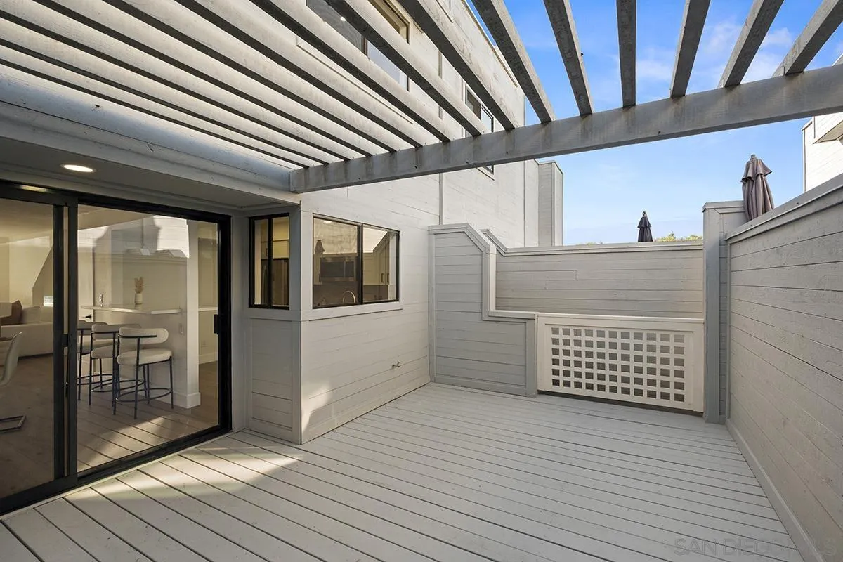 https://cdn.realtyfeed.com/cdn/127/260025904/ee4d31df84342388cfe7022a9afdc7d2.webp