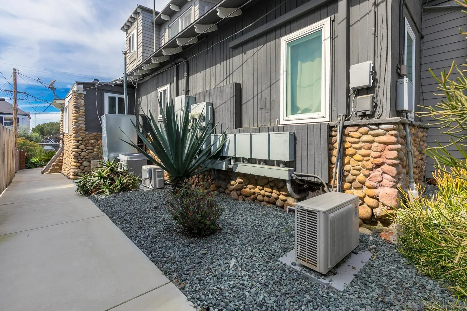 2141 Front Street, San Diego, CA 92101 2141 Front Street, San Diego, CA 92101