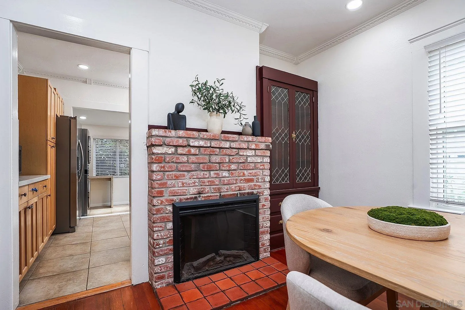 https://cdn.realtyfeed.com/cdn/127/260025908/03e651a09bba1cfca6733a56d094792e.webp
