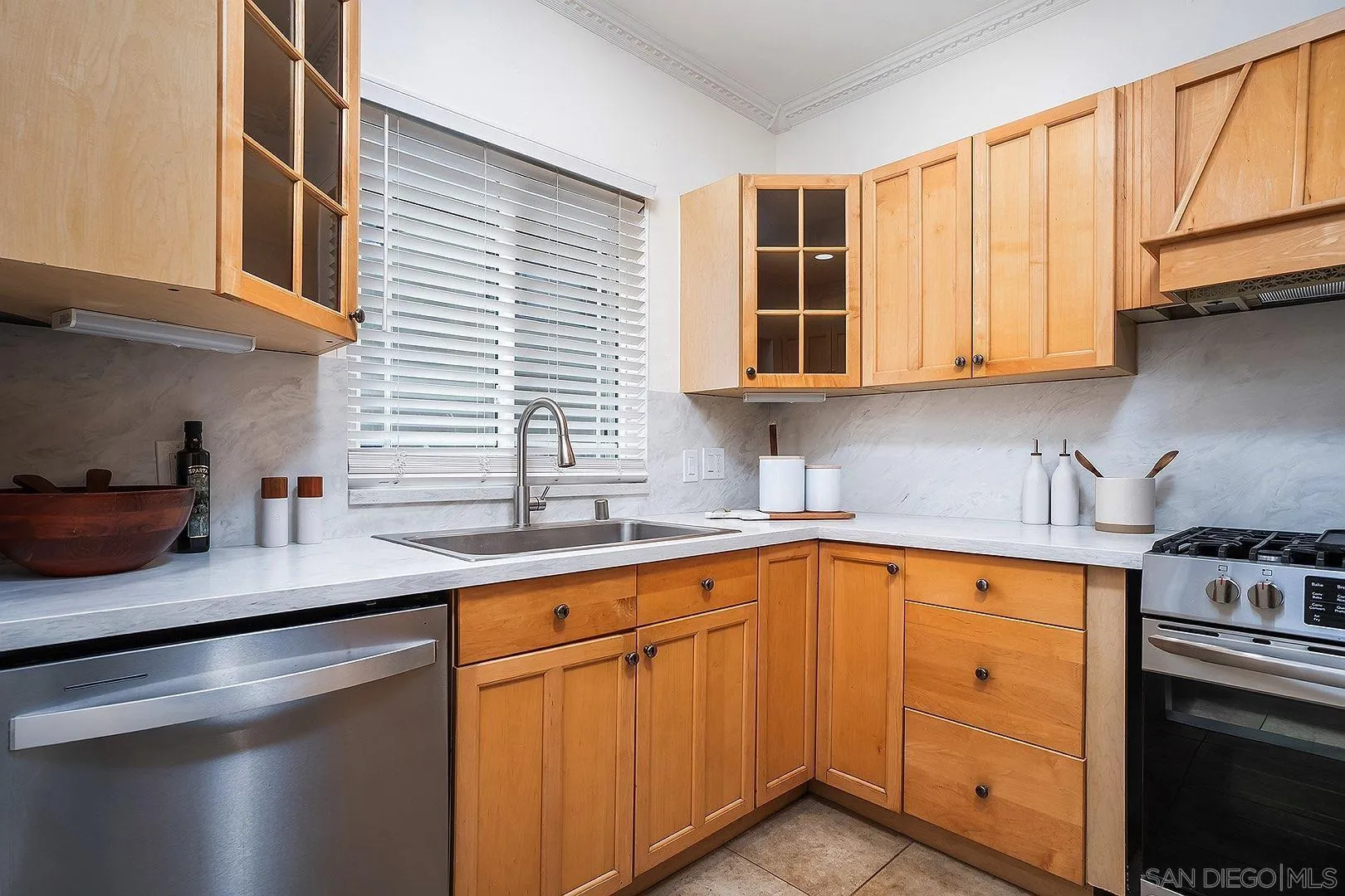 https://cdn.realtyfeed.com/cdn/127/260025908/0880bcab0d9b4528d70cc91da2af870f.webp