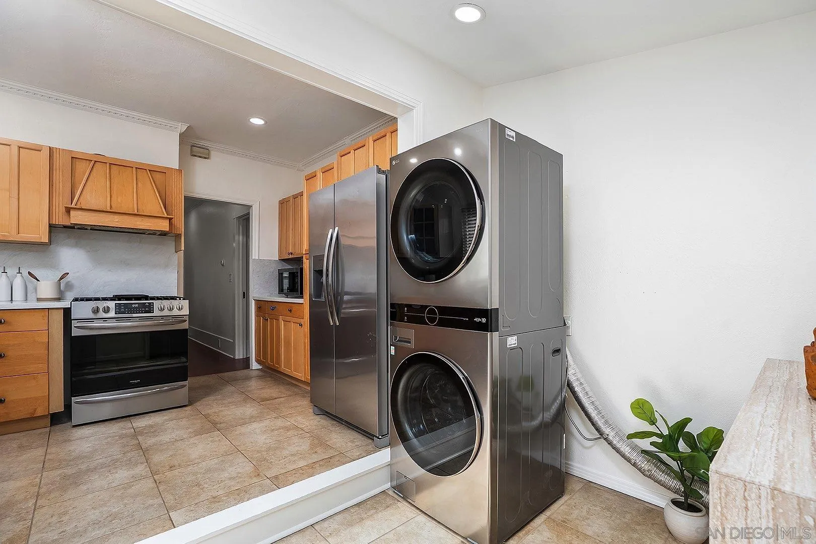 3667 Arizona Street, San Diego, CA 92104 3667 Arizona Street, San Diego, CA 92104