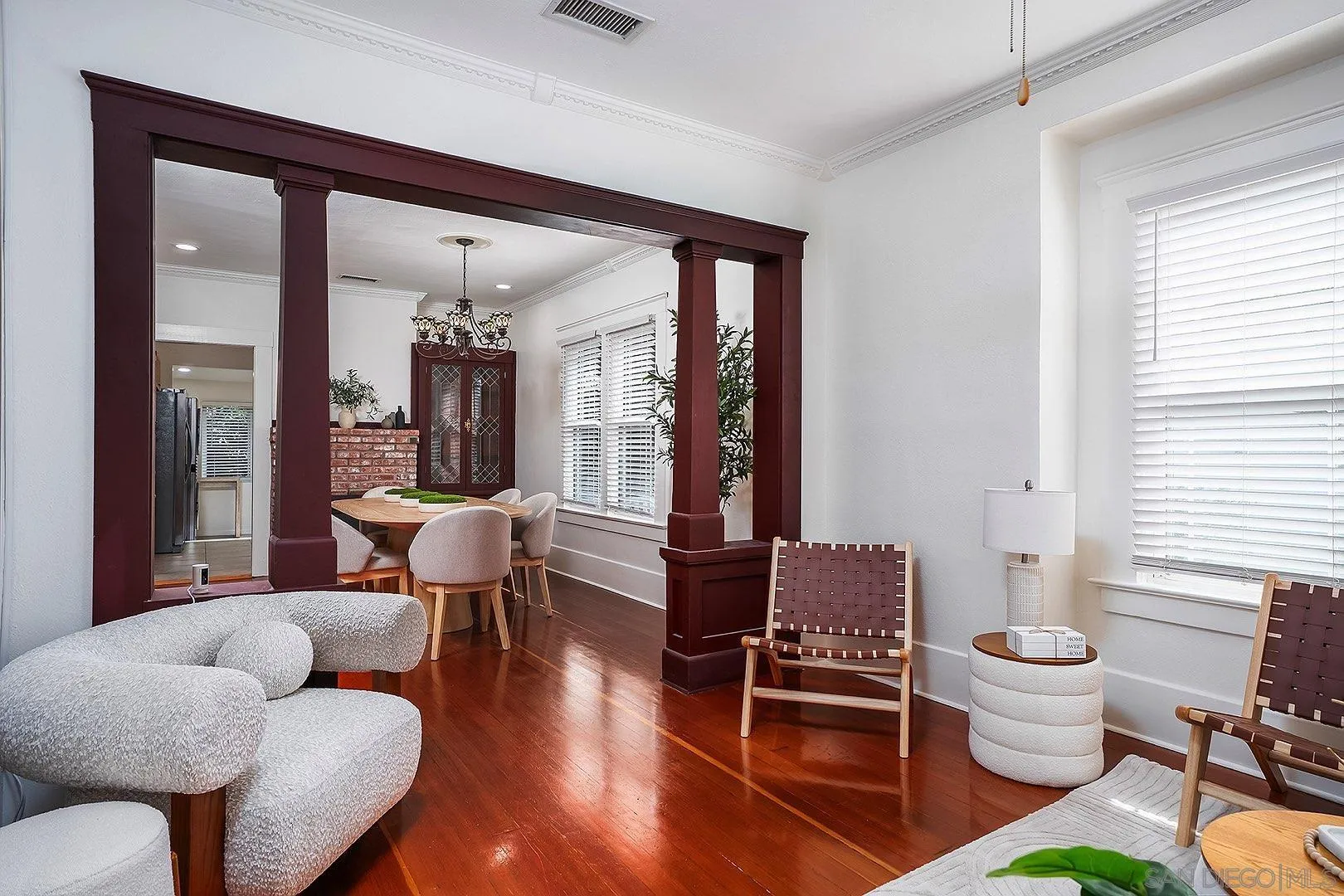 https://cdn.realtyfeed.com/cdn/127/260025908/796fbc5758cffb7e57110c8474ae9b4b.webp