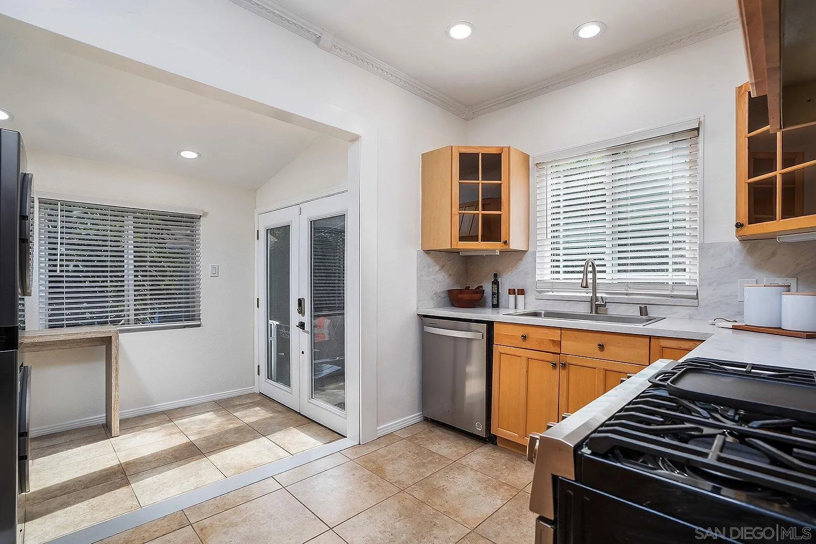 3667 Arizona Street, San Diego, CA 92104 3667 Arizona Street, San Diego, CA 92104