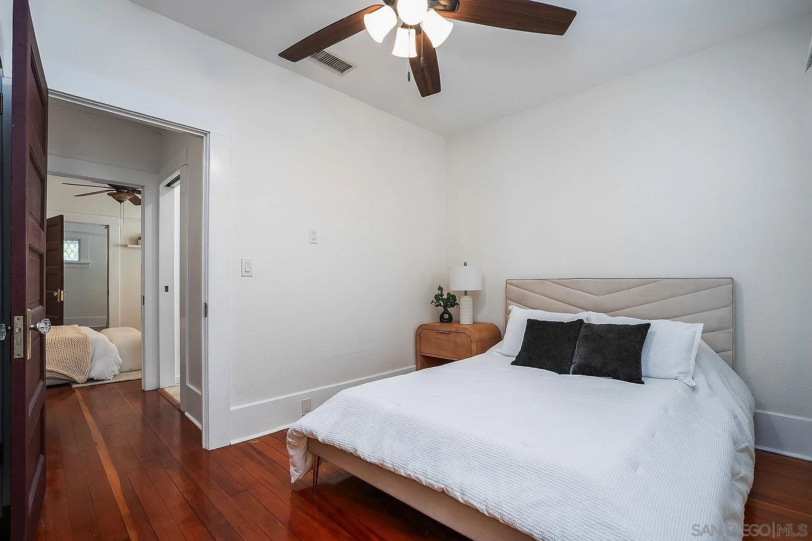 https://cdn.realtyfeed.com/cdn/127/260025908/d8766cebfa6539781be3eae791ae0808.webp