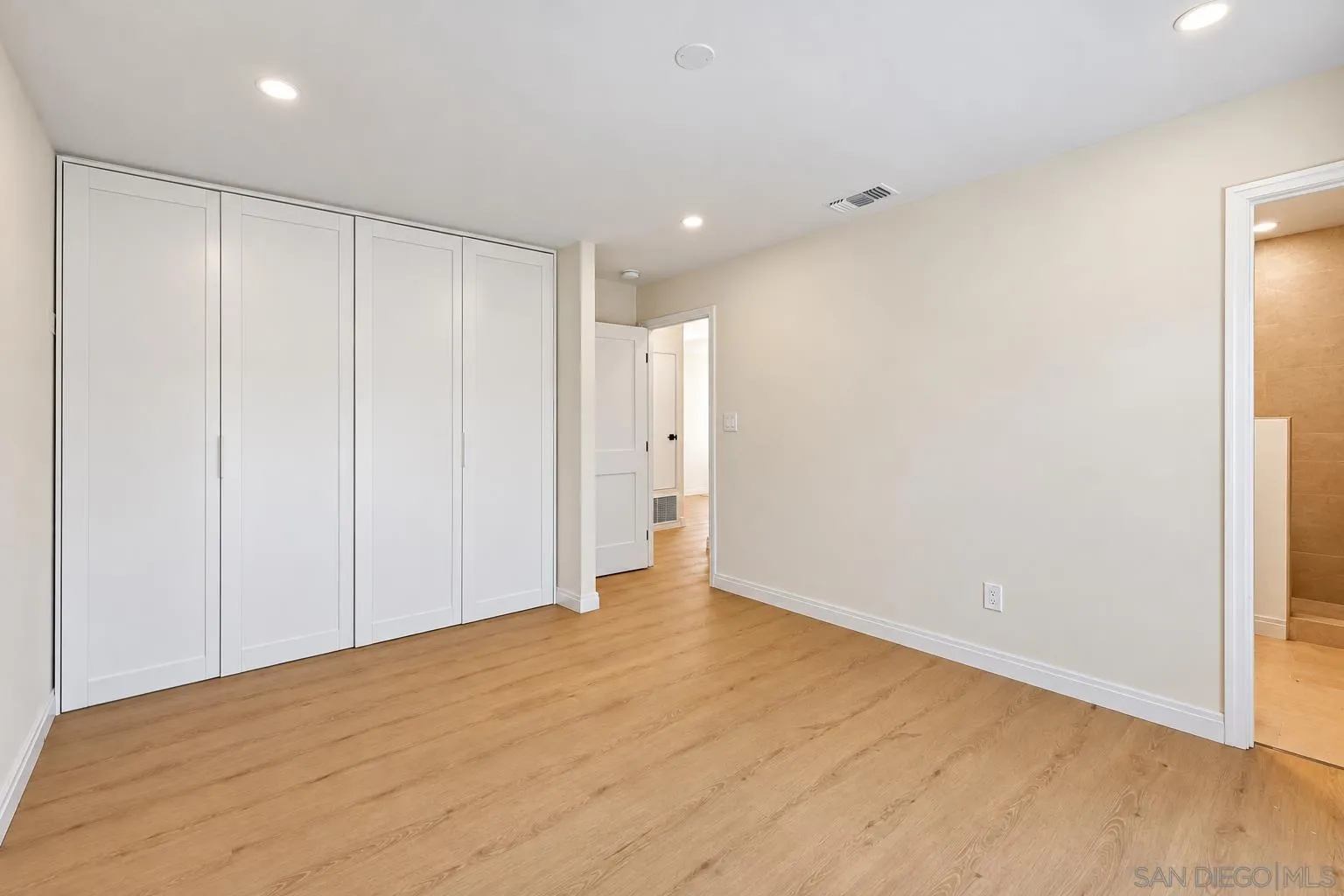 7235 Whipple Ave, San Diego, CA 92122 7235 Whipple Ave, San Diego, CA 92122
