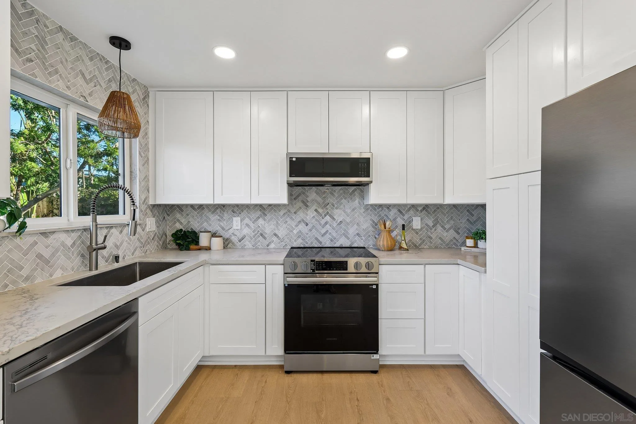 7235 Whipple Ave, San Diego, CA 92122 7235 Whipple Ave, San Diego, CA 92122