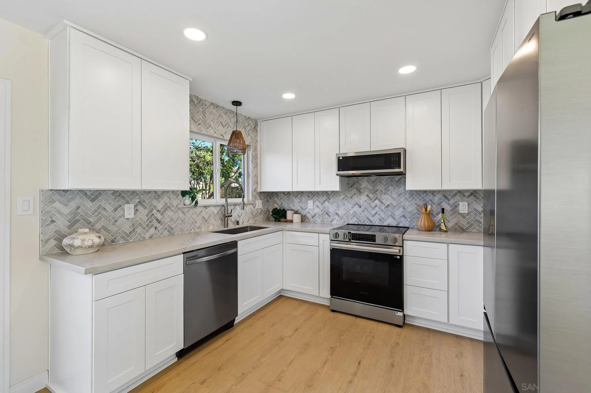 7235 Whipple Ave, San Diego, CA 92122 7235 Whipple Ave, San Diego, CA 92122