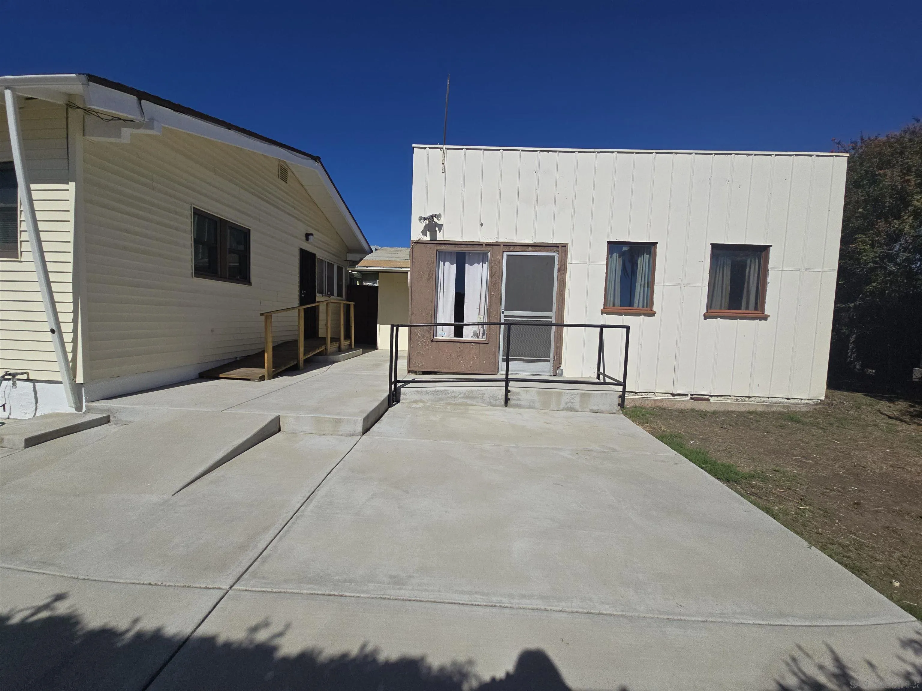 1727 30th Street, San Diego, CA 92102 Work Shop