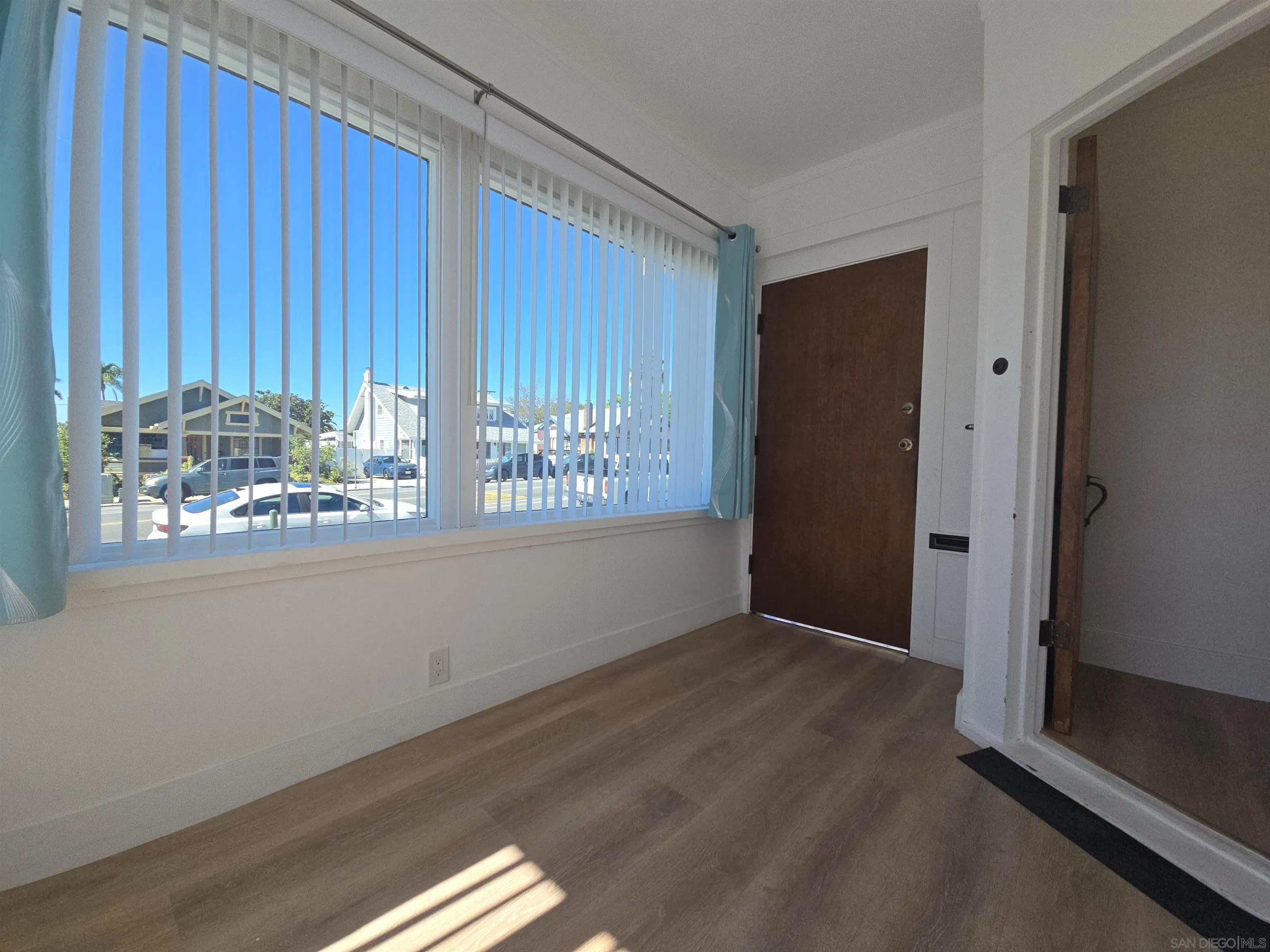 1727 30th Street, San Diego, CA 92102 Entry