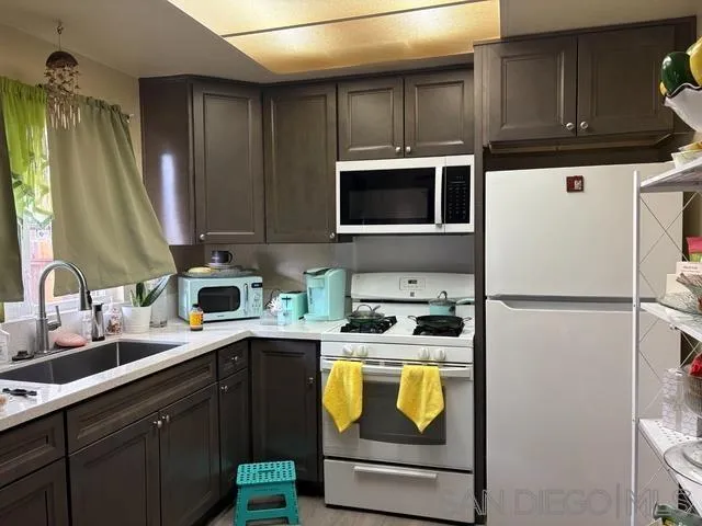 1225 Arcadia Ave, Vista, CA 92084 1225 Arcadia Ave, Vista, CA 92084
